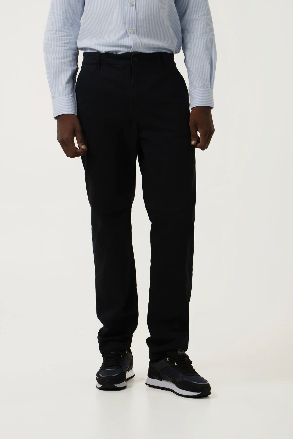 PANTALON TIPO CHINO COLOR AZUL OSCURO