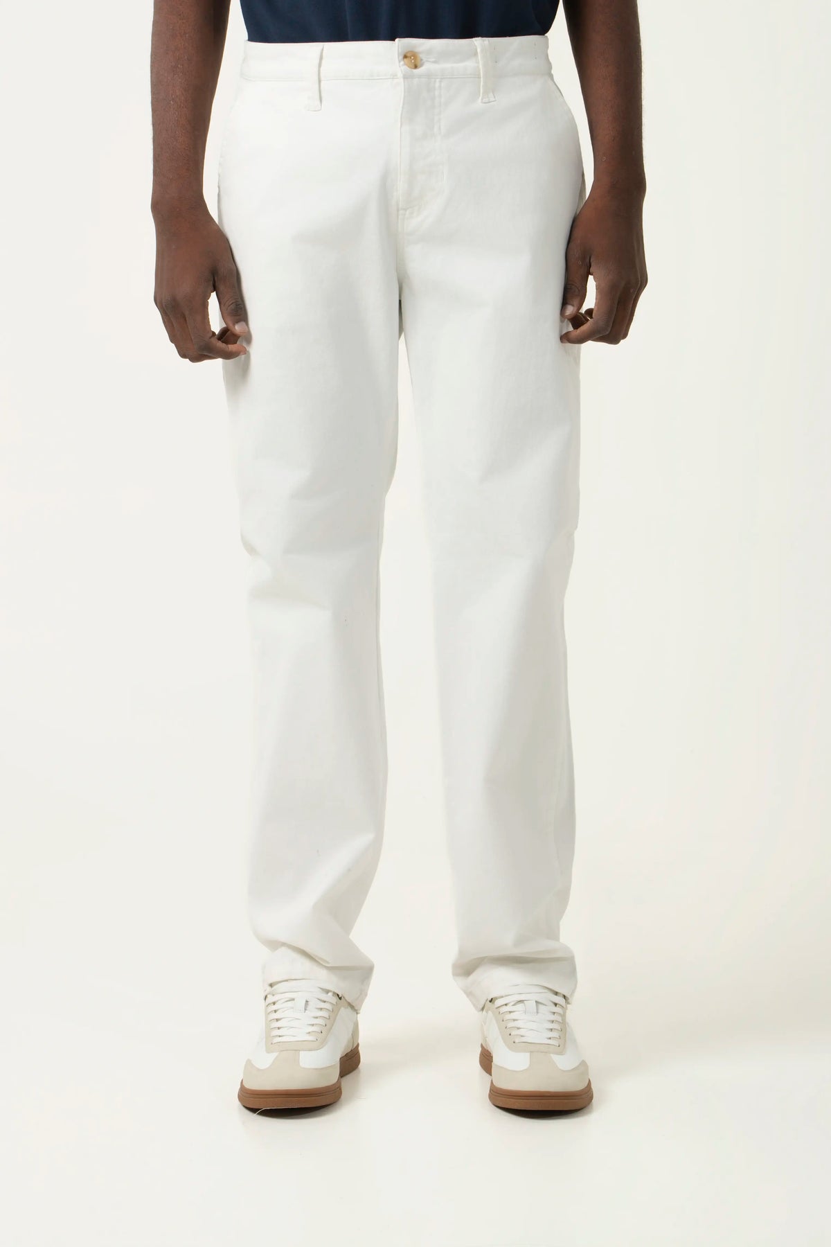 PANTALON TIPO CHINO COLOR BEIGE