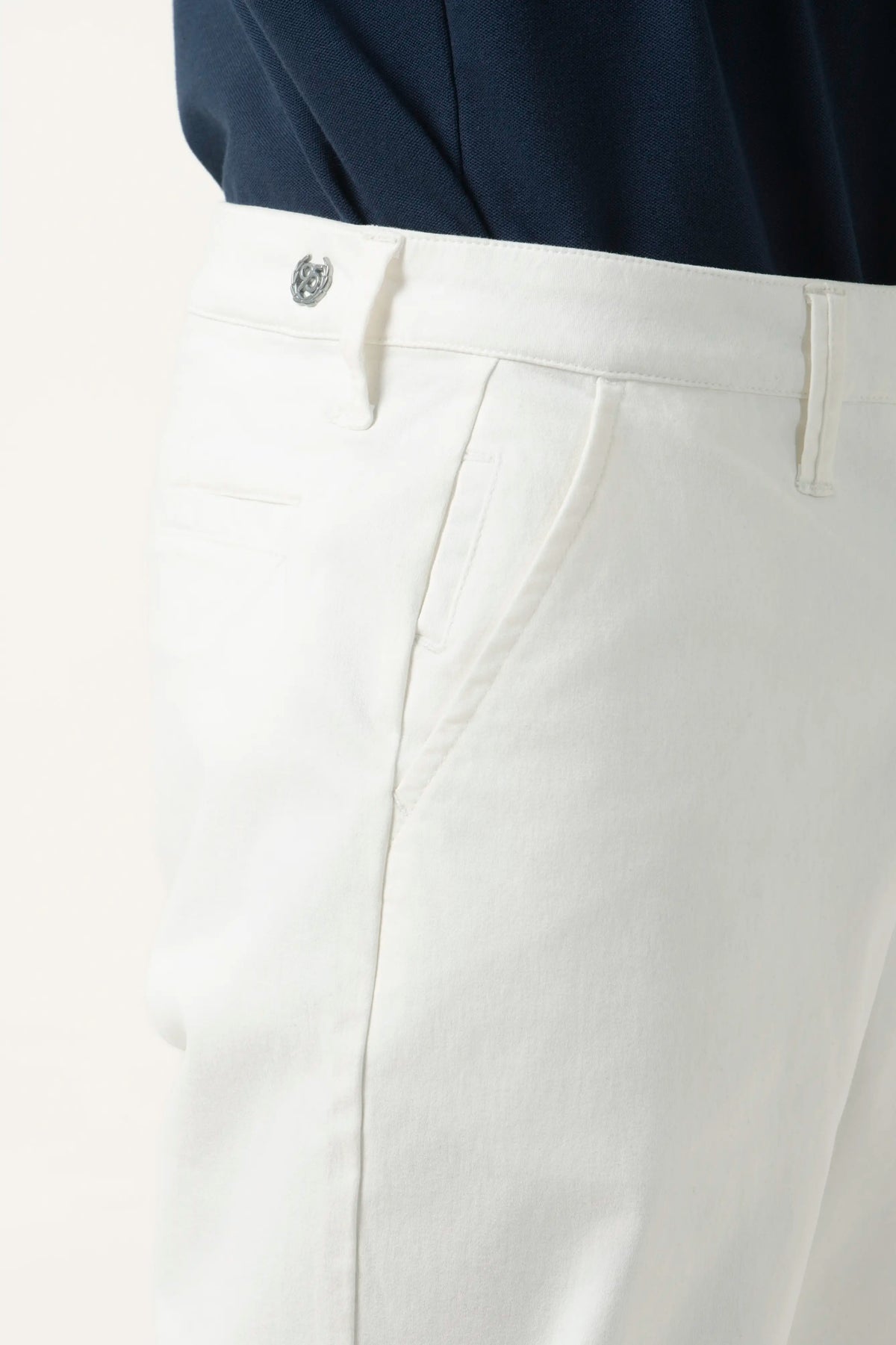 PANTALON TIPO CHINO COLOR BEIGE