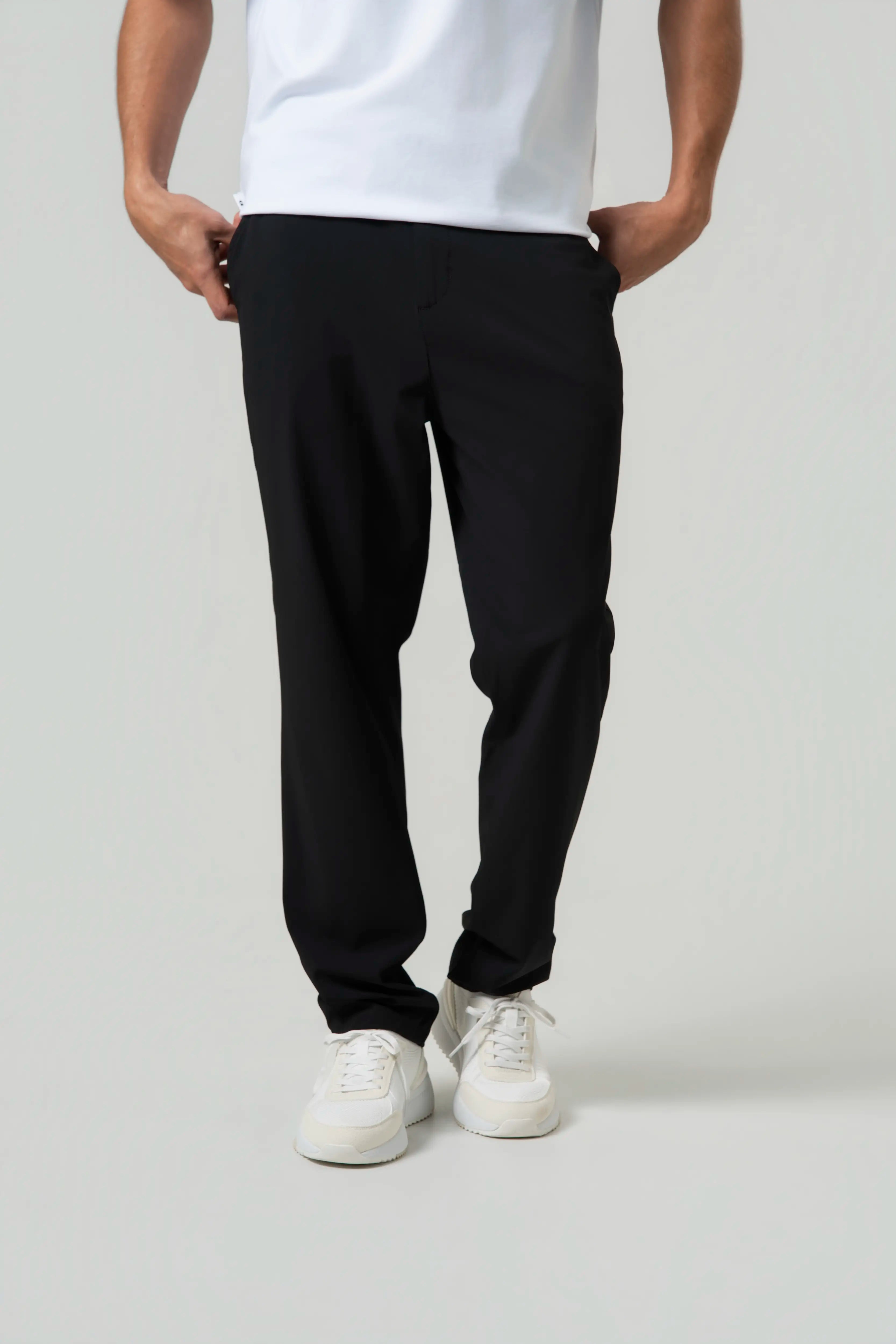PANTALON TIPO CHINO COLOR NEGRO