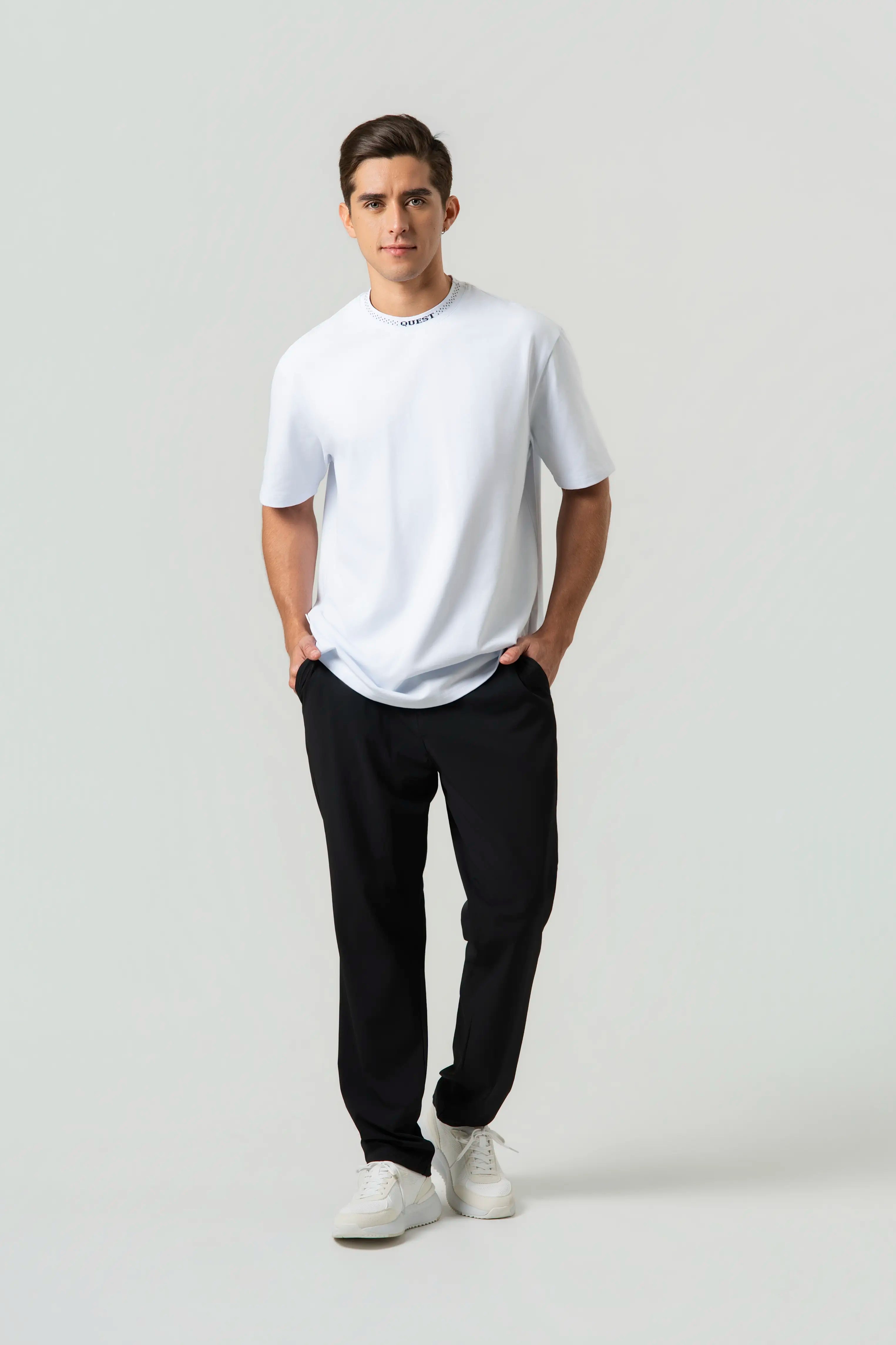 PANTALON TIPO CHINO COLOR NEGRO