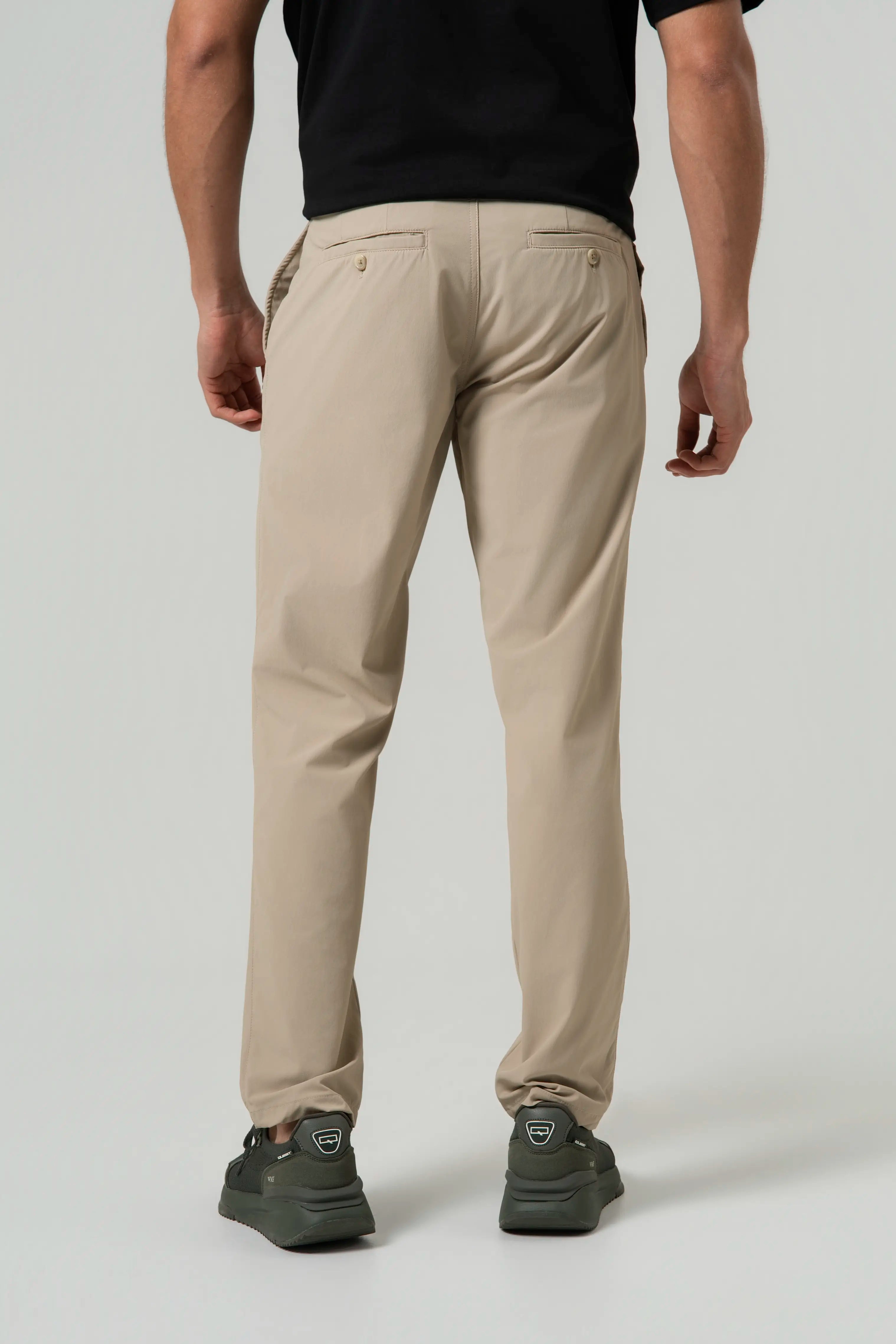PANTALON TIPO CHINO COLOR BEIGE