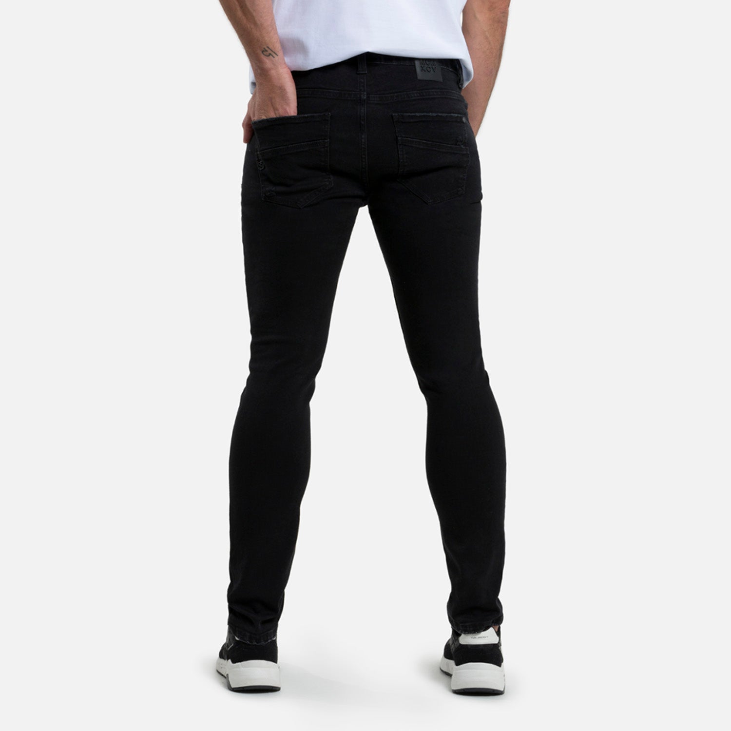 JEAN 5 BOLSILLOS COLOR NEGRO