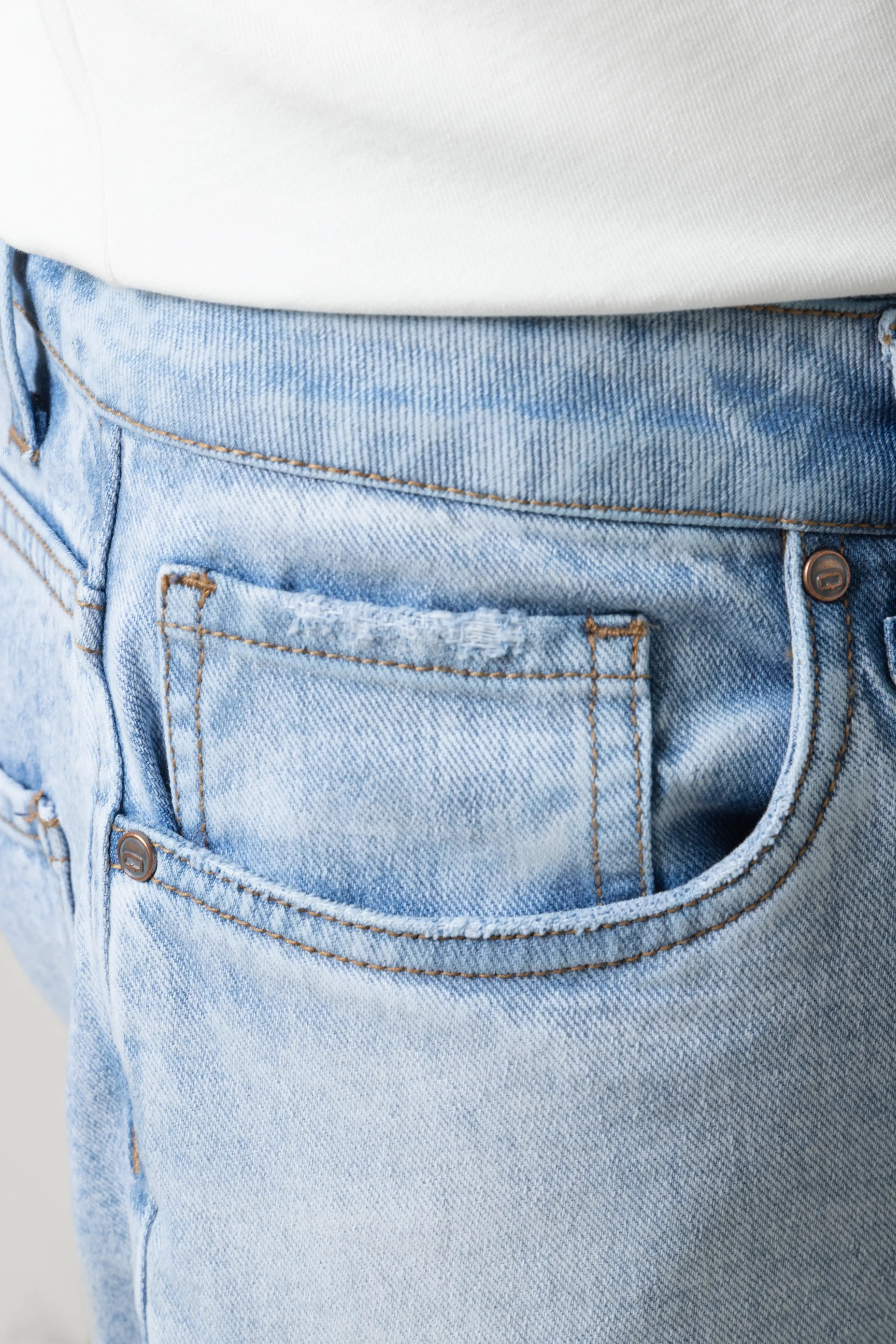 JEAN 5 BOLSILLOS COLOR AZUL CLARO