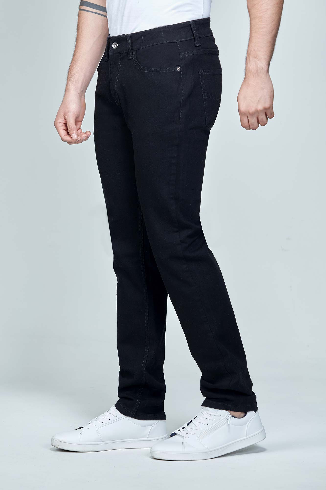 JEAN 5 BOLSILLOS COLOR NEGRO NEGRO