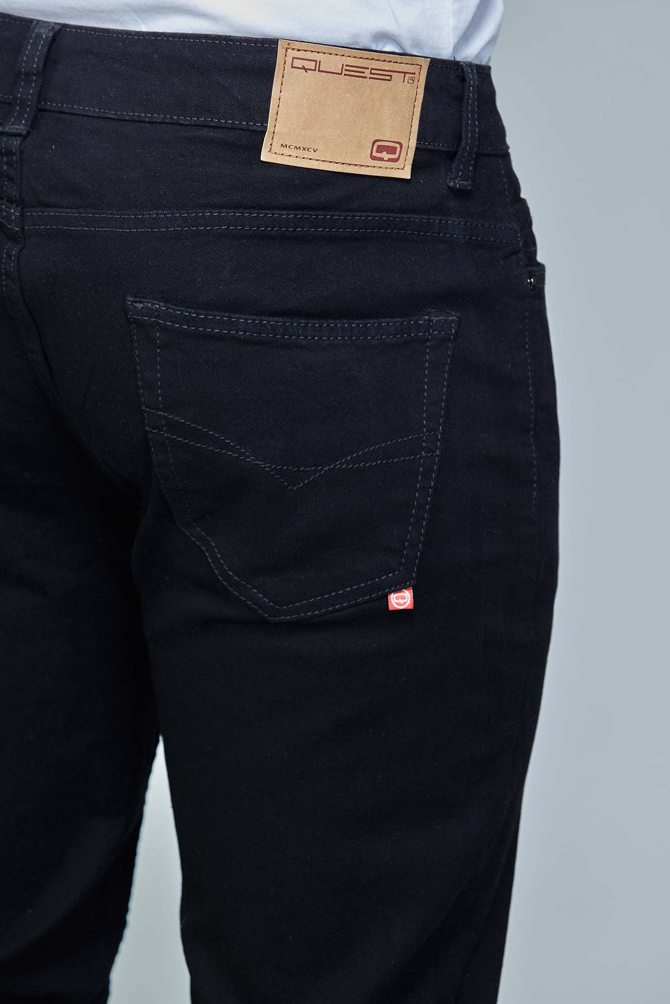 JEAN 5 BOLSILLOS COLOR NEGRO NEGRO