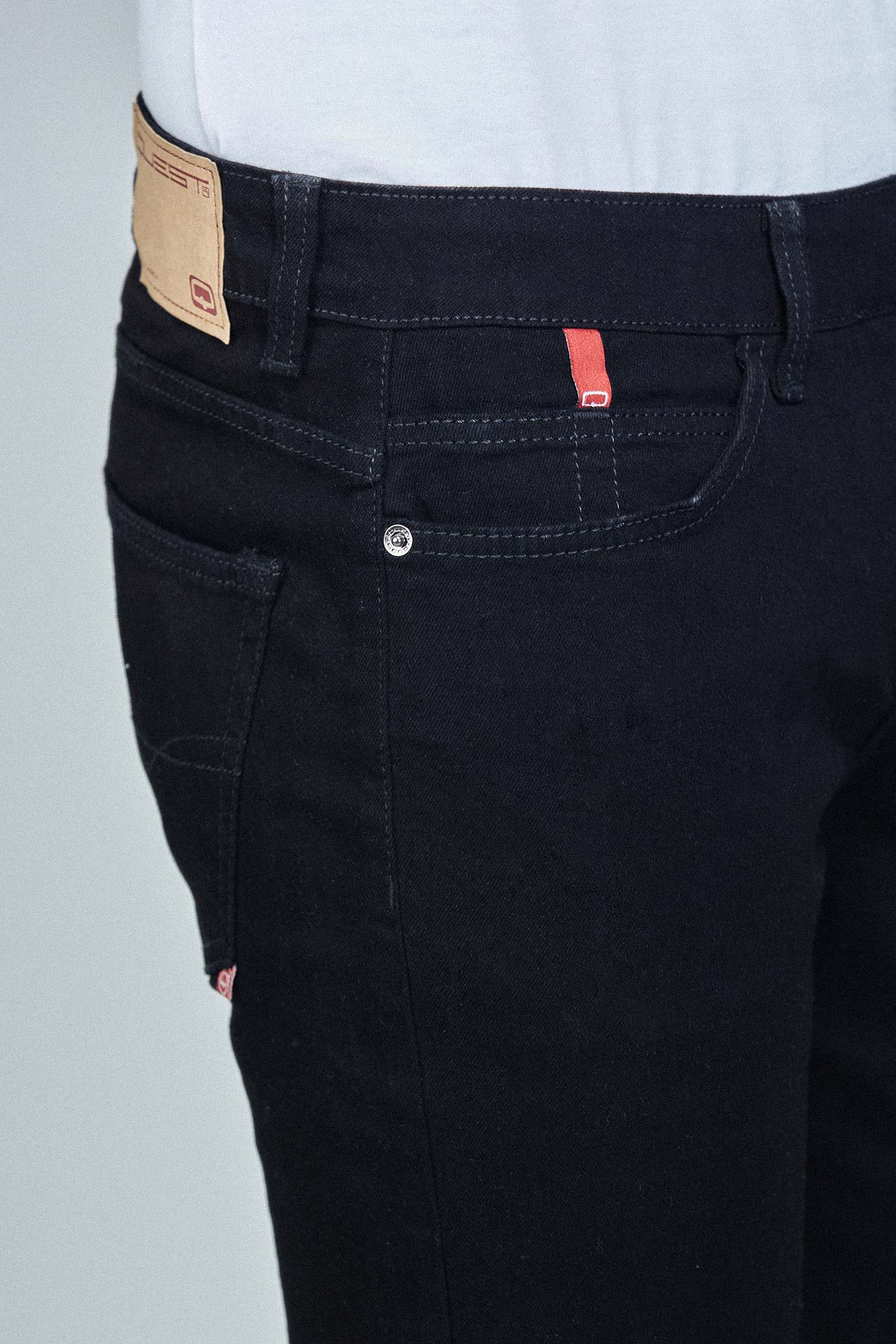 JEAN 5 BOLSILLOS COLOR NEGRO NEGRO