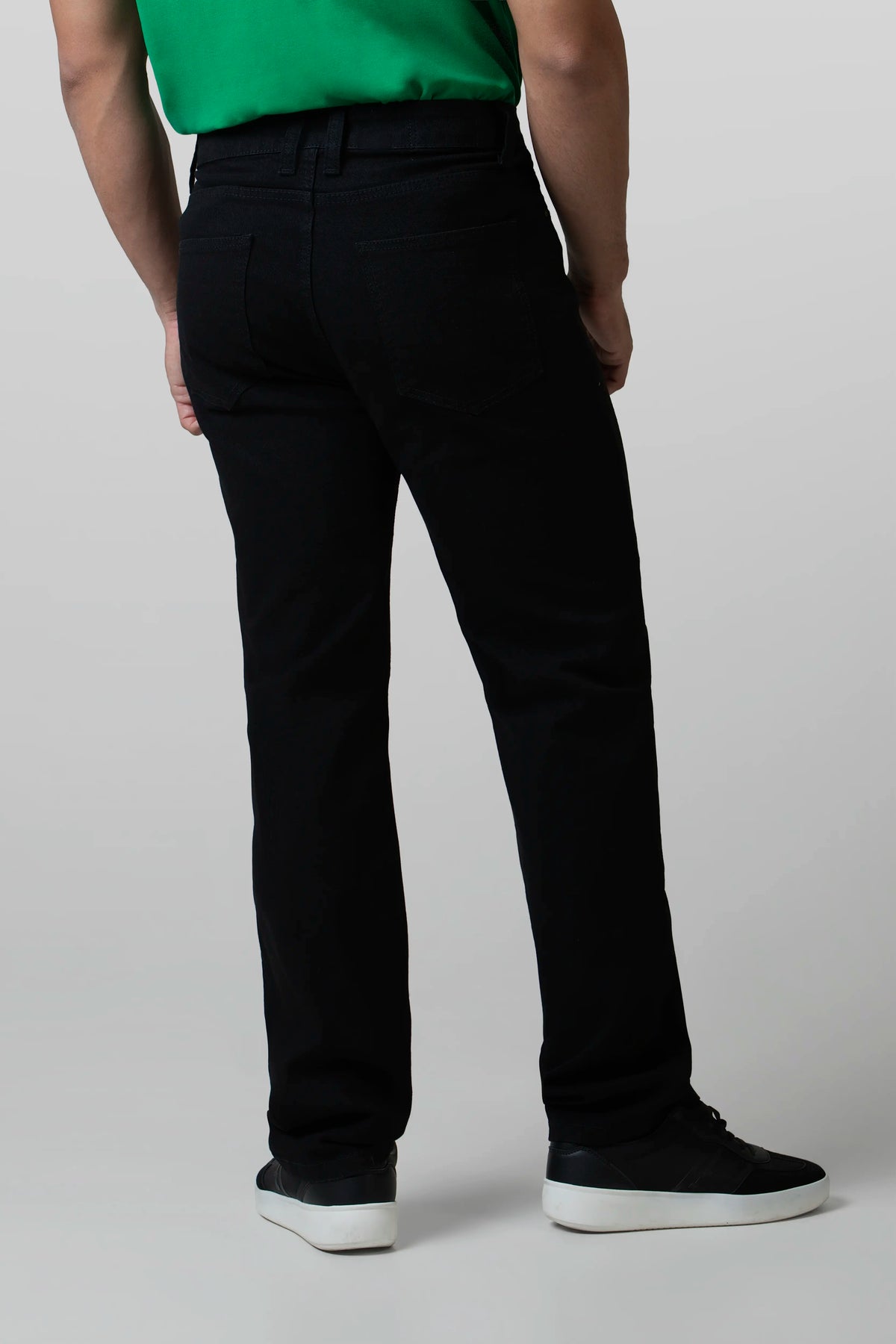 JEAN 5 BOLSILLOS COLOR NEGRO