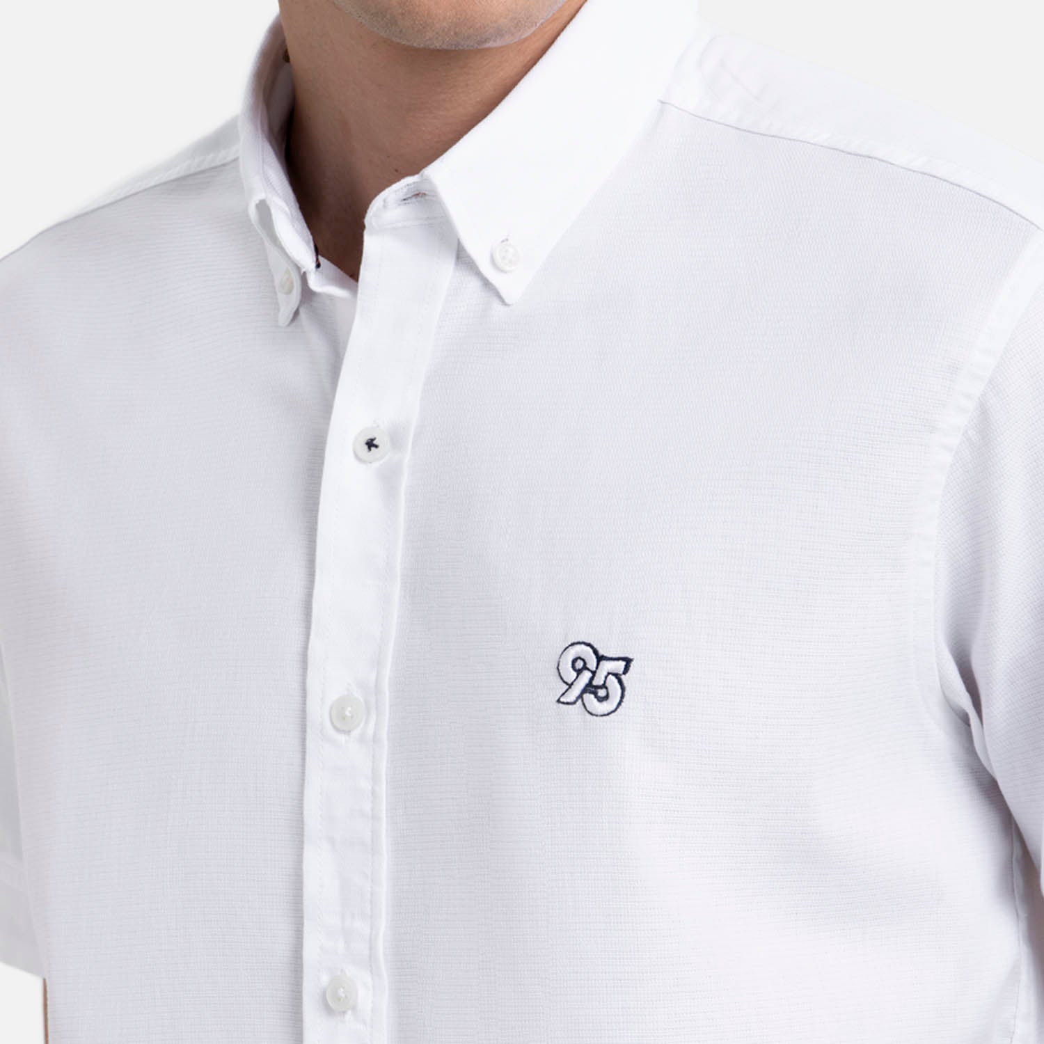 CAMISA MANGA CORTA COLOR BLANCO OPTICO