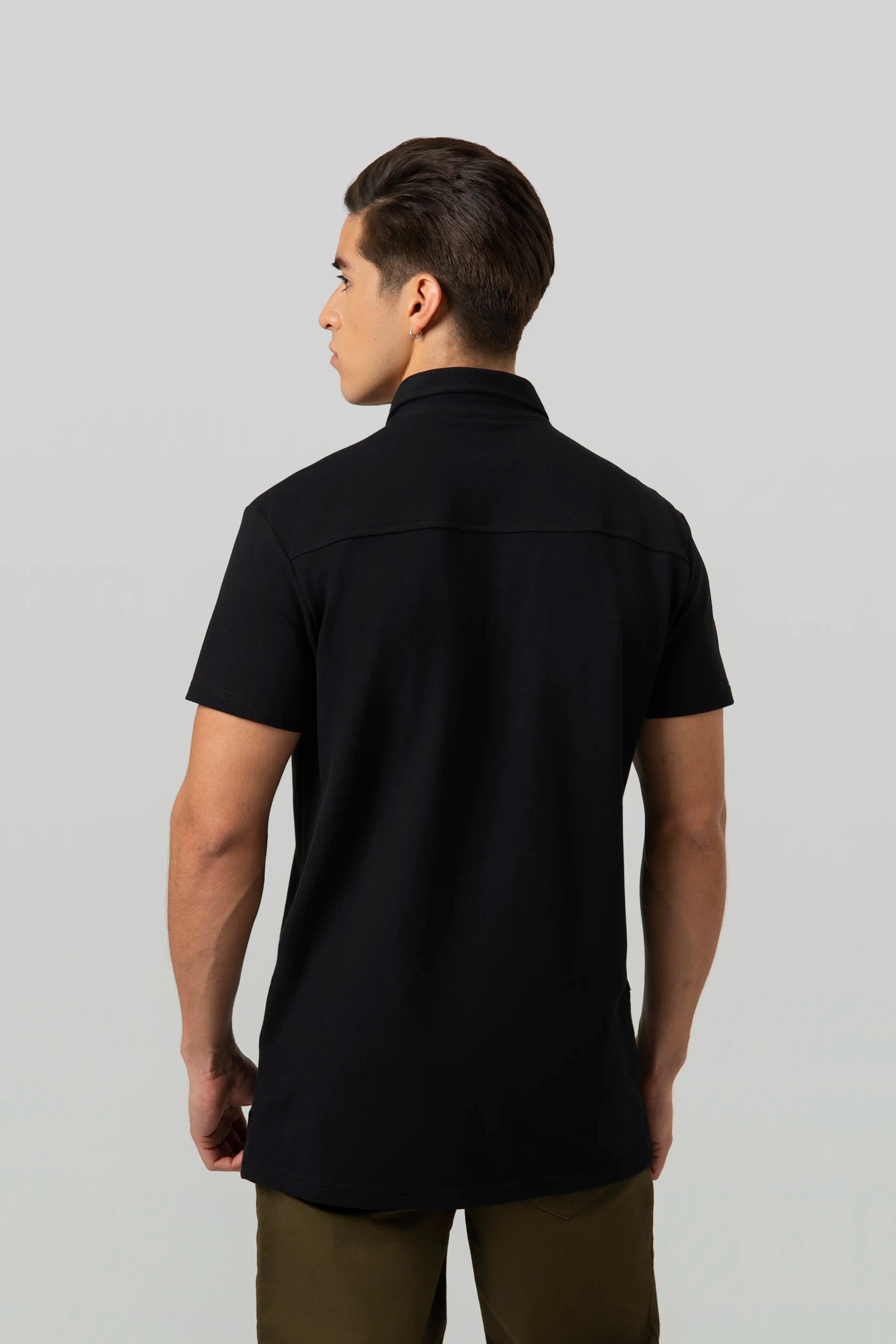 CAMISA MANGA CORTA COLOR NEGRO