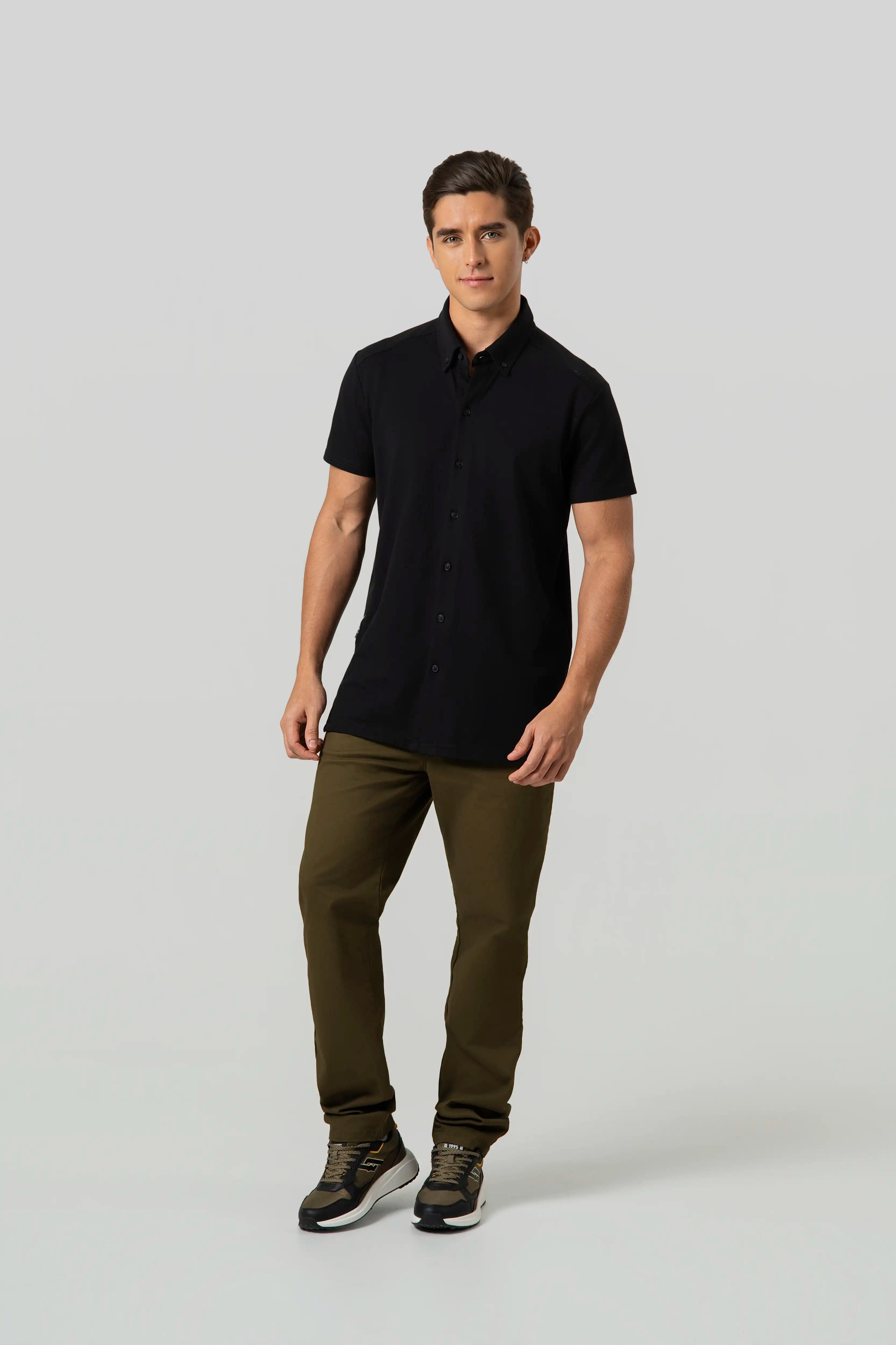 CAMISA MANGA CORTA COLOR NEGRO