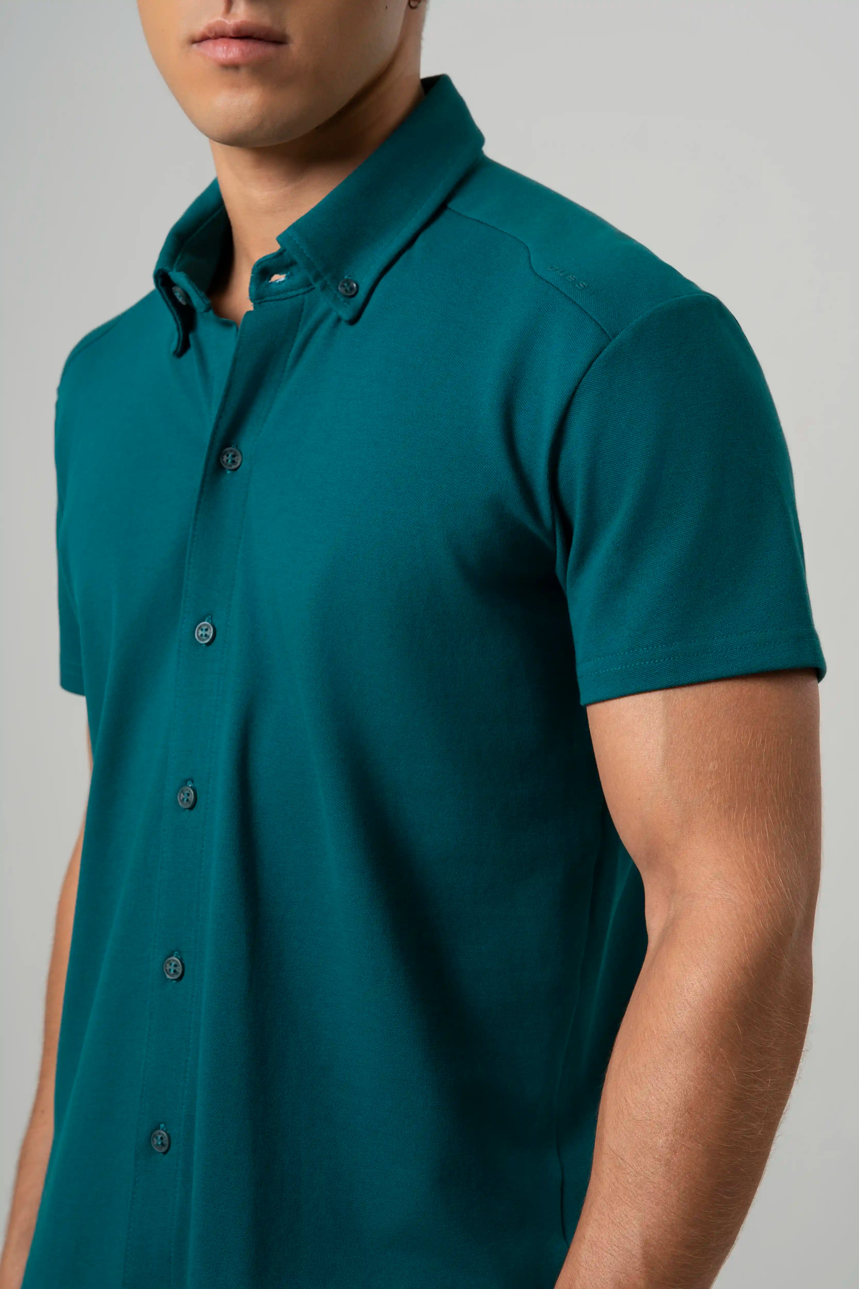 CAMISA MANGA CORTA COLOR VERDE TORMENTA