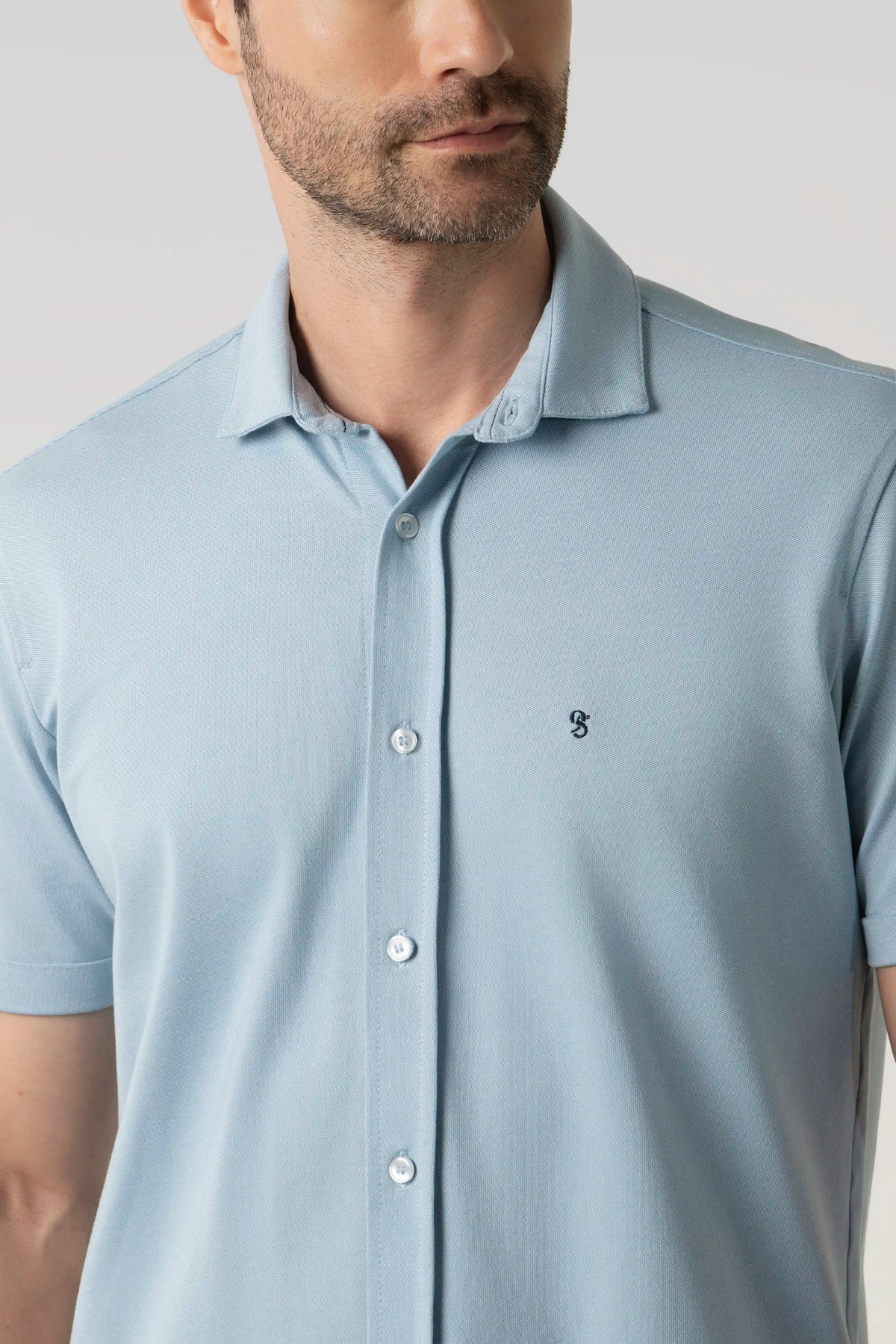 CAMISA MANGA CORTA COLOR AZUL GLACIAR