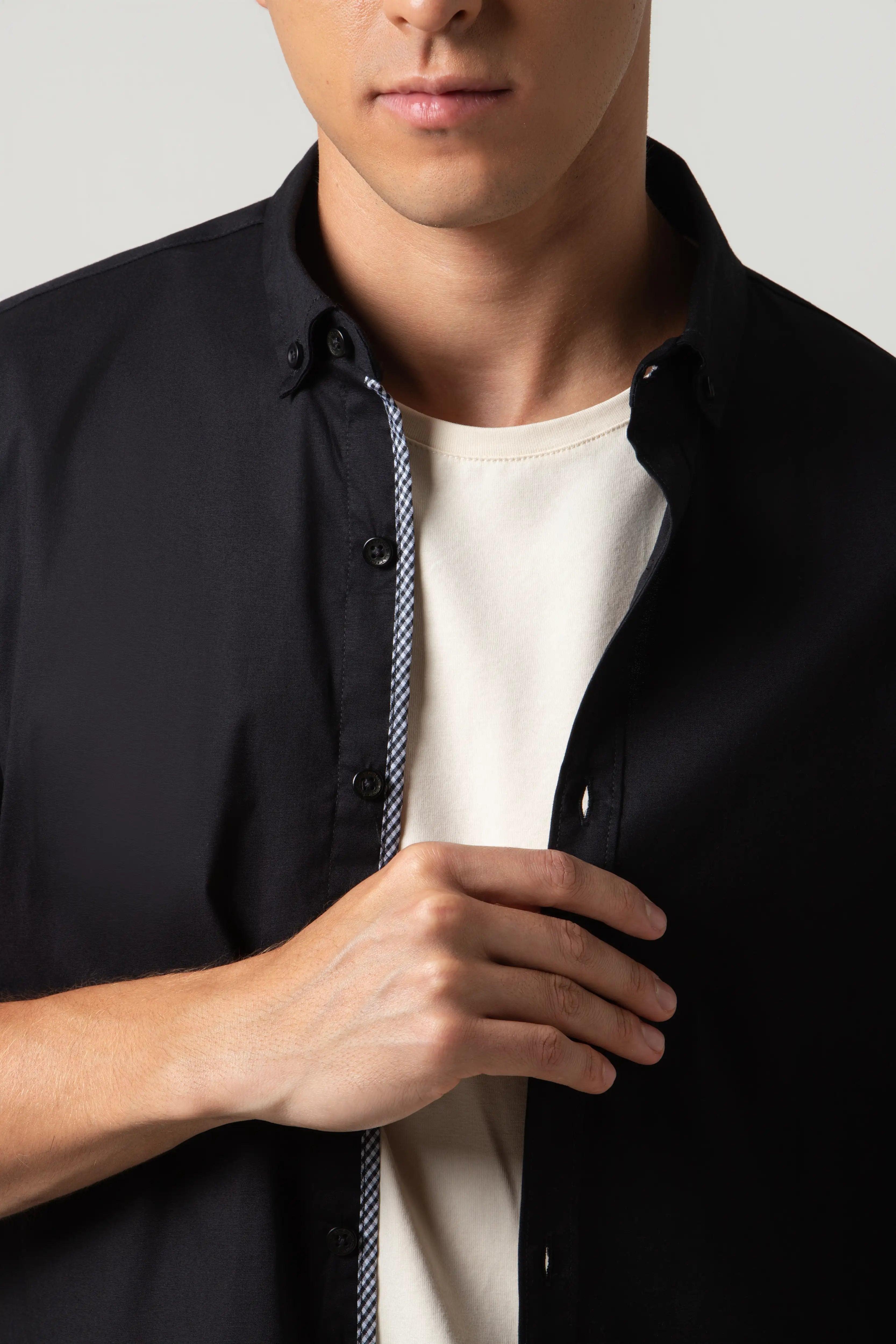 CAMISA SLIM MANGA CORTA COLOR NEGRO