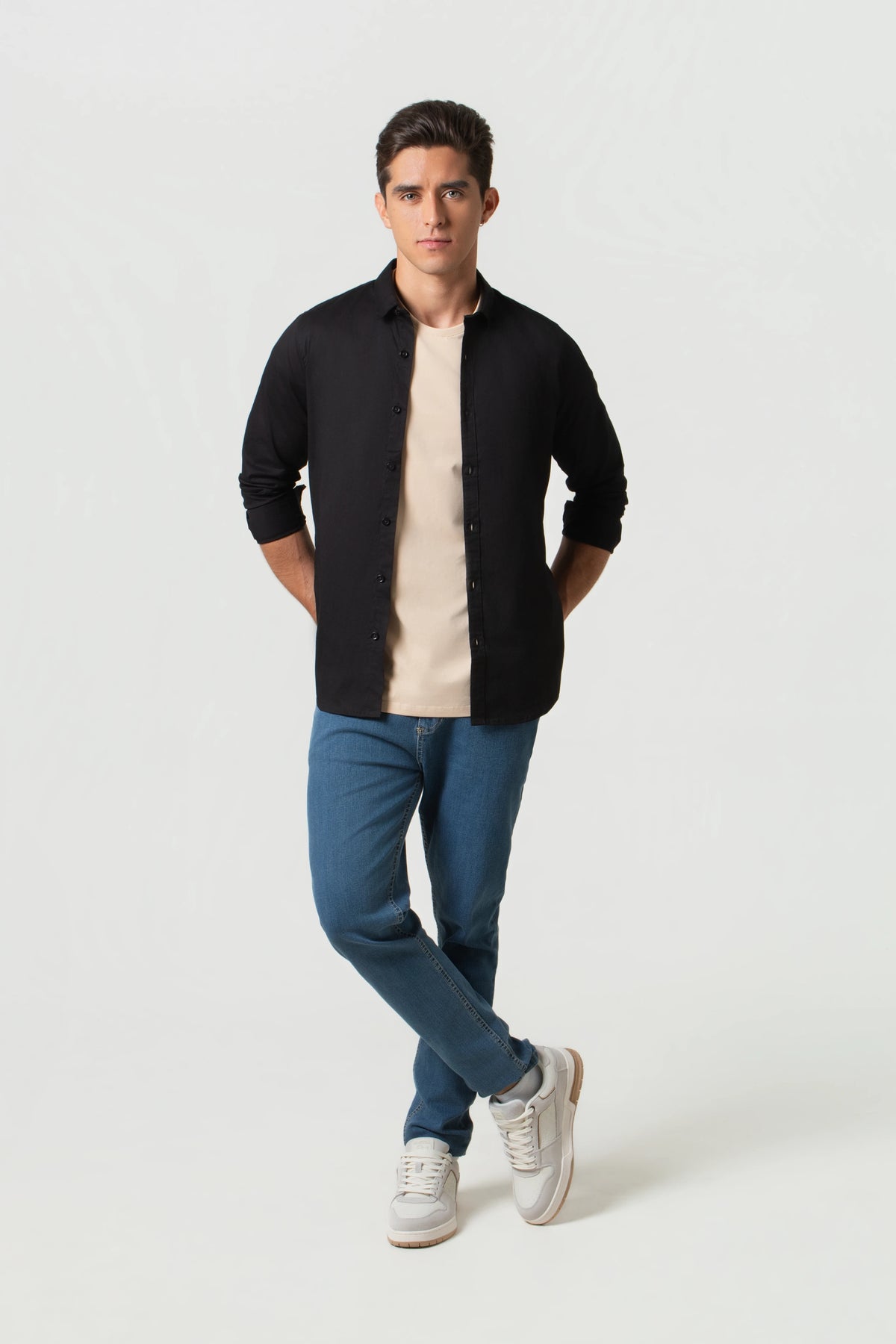 CAMISA SLIM MANGA LARGA COLOR NEGRO