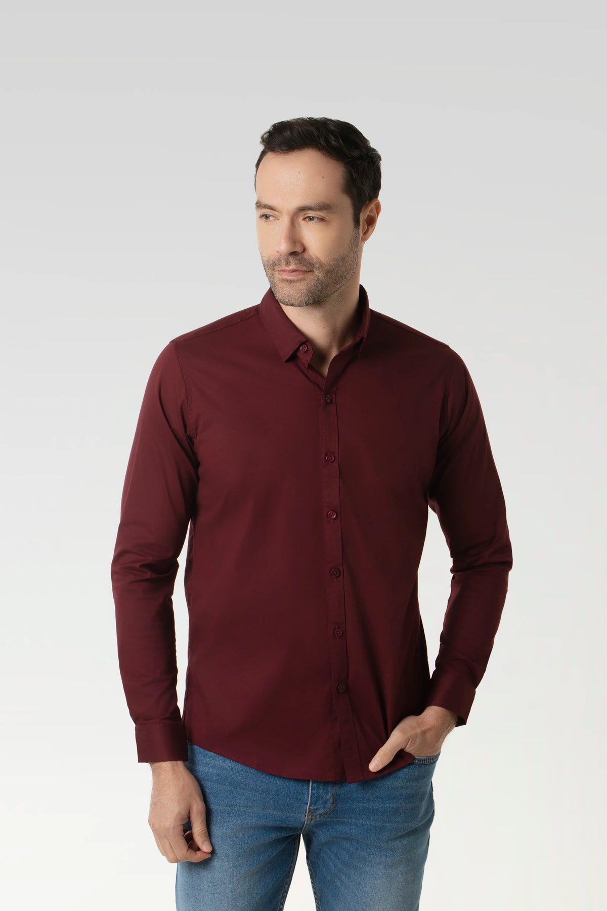 CAMISA SLIM MANGA LARGA COLOR VINOTINTO