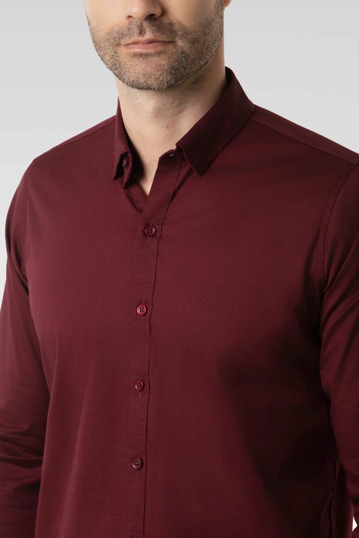 CAMISA SLIM MANGA LARGA COLOR VINOTINTO