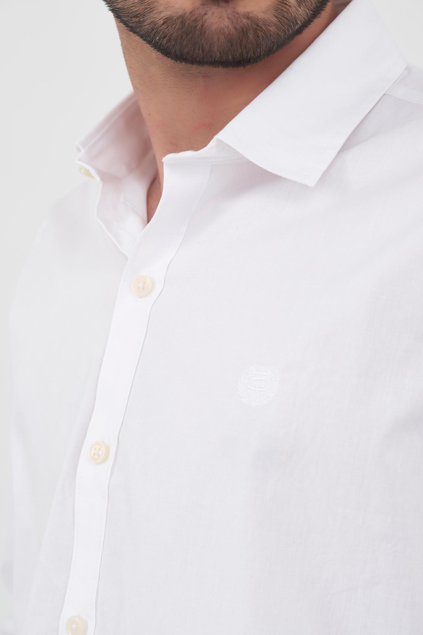 CAMISA SLIM MANGA LARGA COLOR BLANCO OPTICO