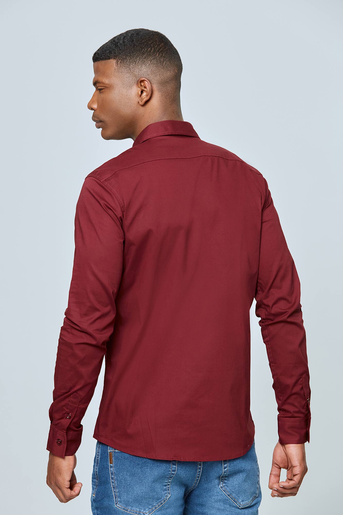 CAMISA SLIM MANGA LARGA COLOR VINOTINTO