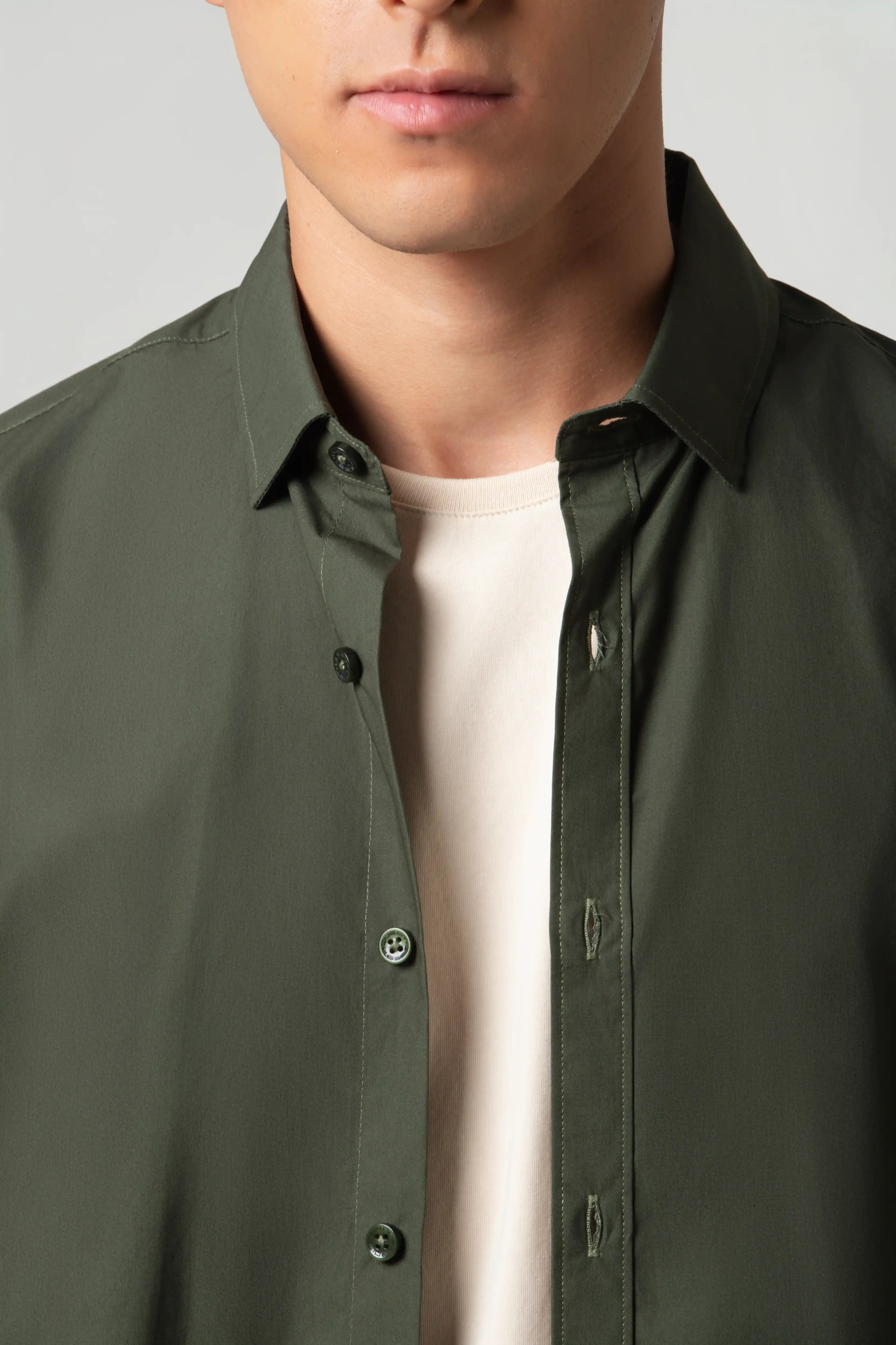 CAMISA MANGA CORTA COLOR VERDE MILITAR