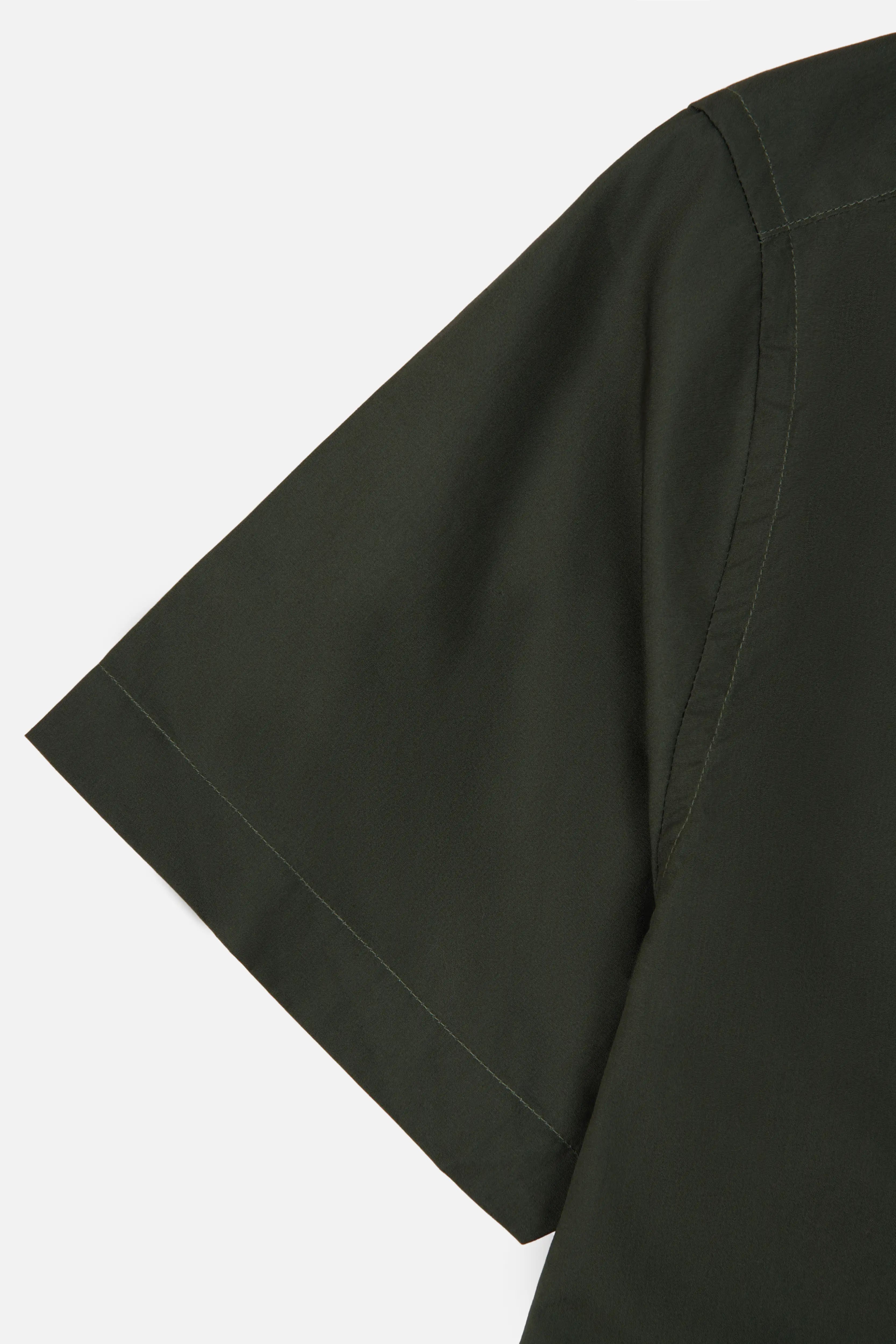 CAMISA MANGA CORTA COLOR VERDE MILITAR