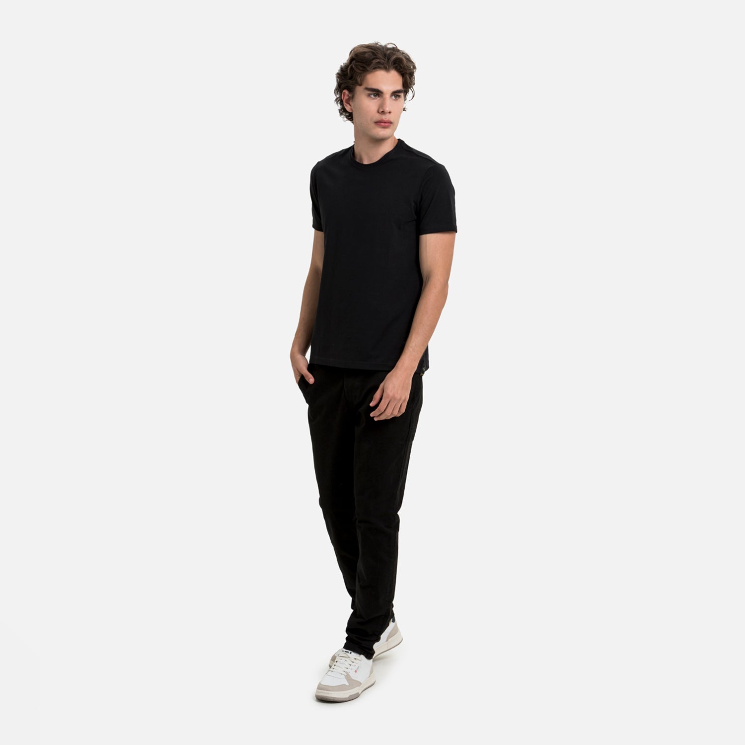 CAMISETA MANGA CORTA COLOR NEGRO