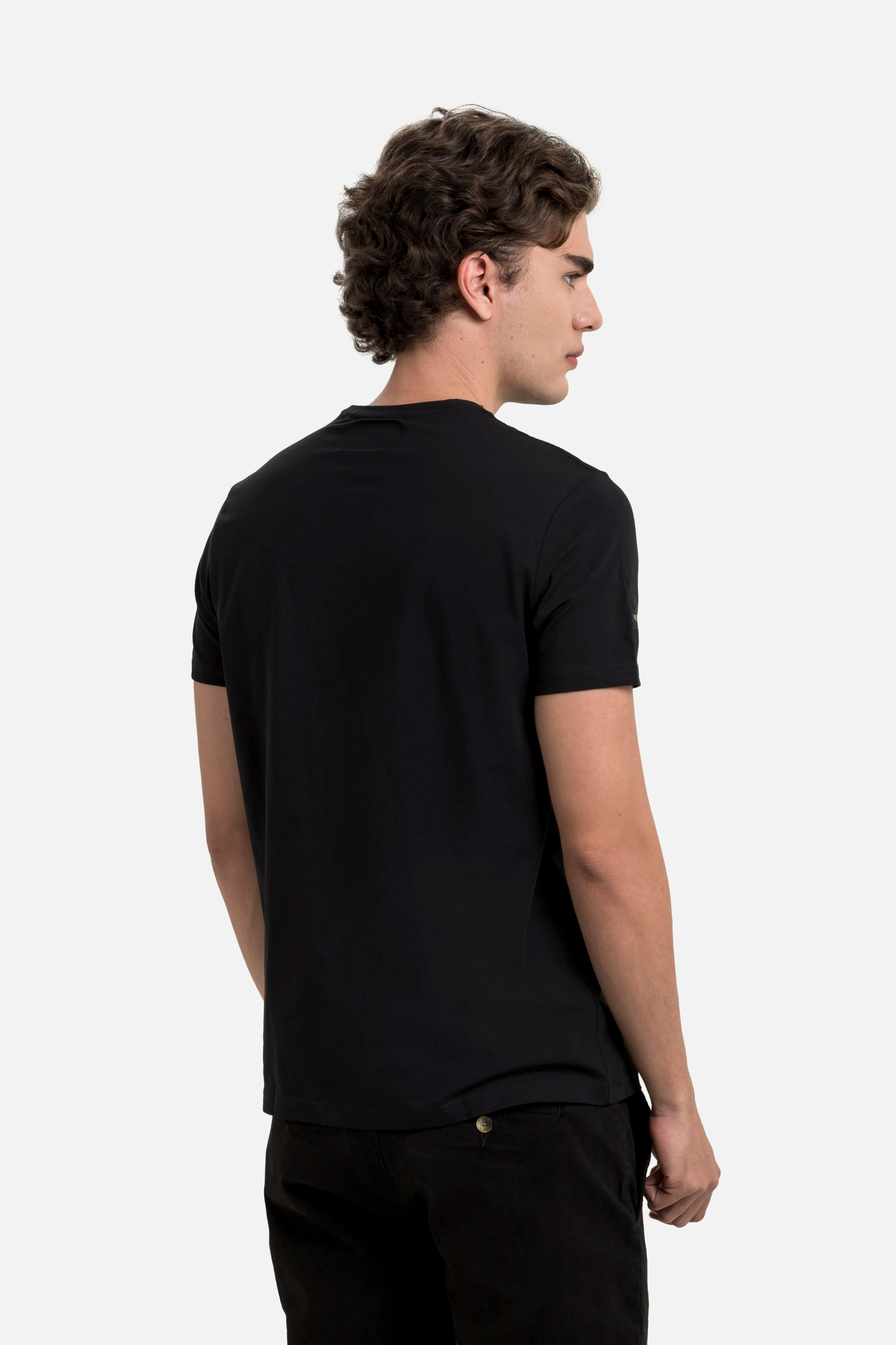CAMISETA SLIM MANGA CORTA COLOR NEGRO