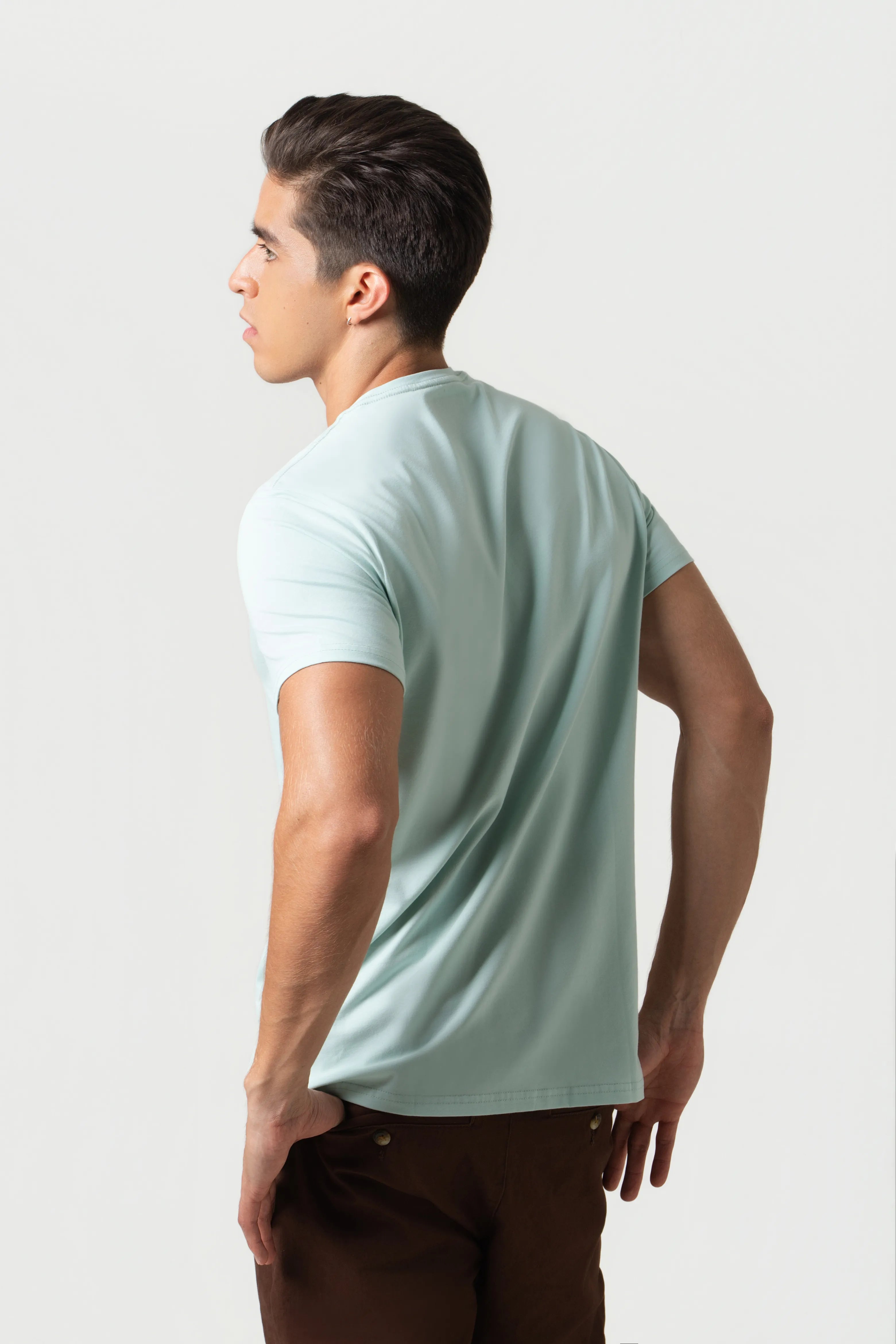 CAMISETA SLIM MANGA CORTA COLOR VERDE MENTA EMPOLVADO