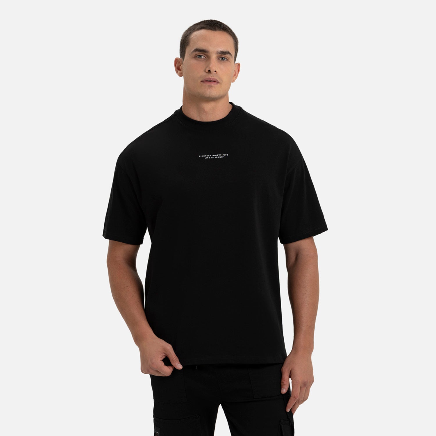 CAMISETA MANGA CORTA COLOR NEGRO