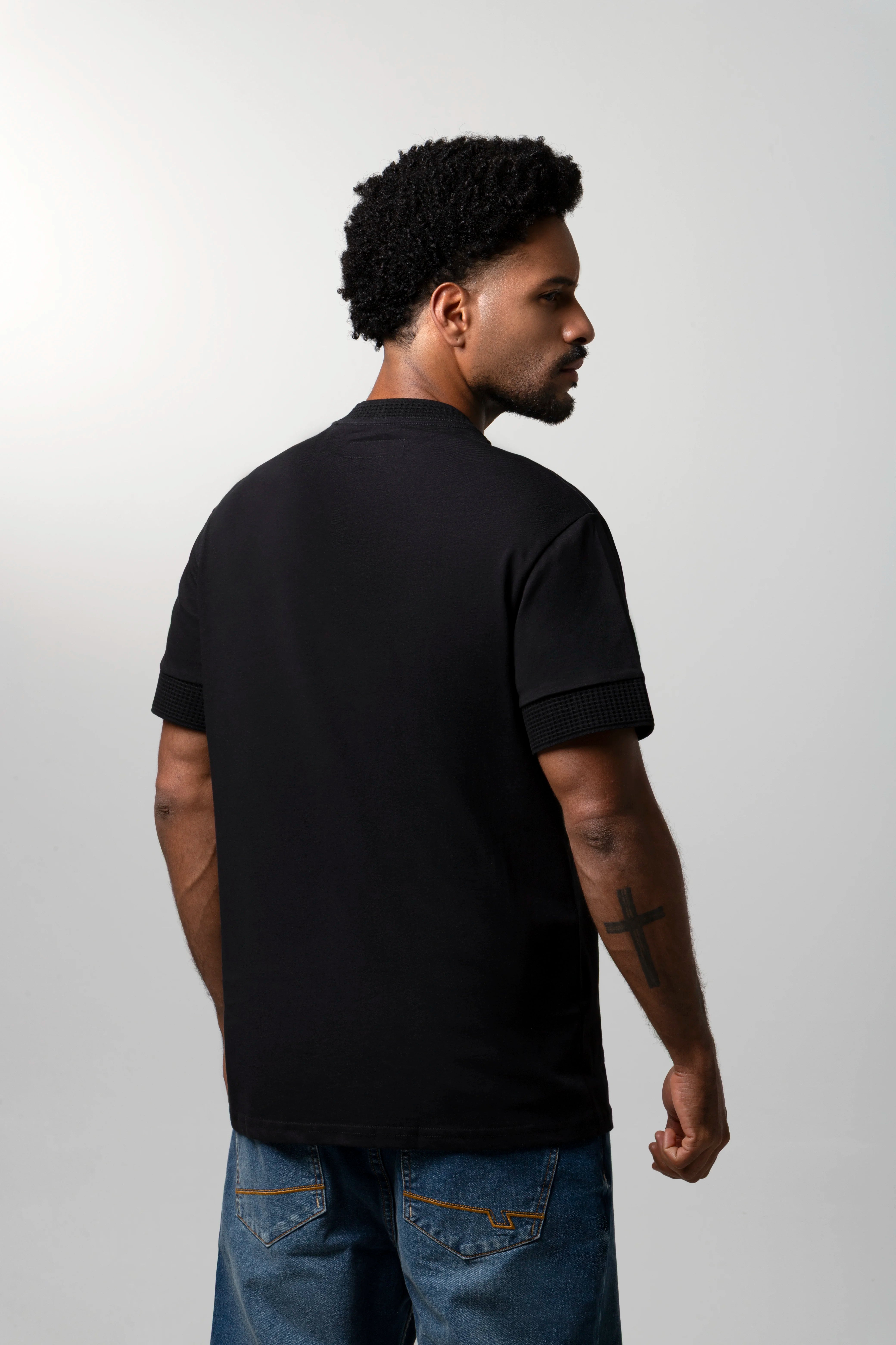 CAMISETA MANGA CORTA COLOR NEGRO