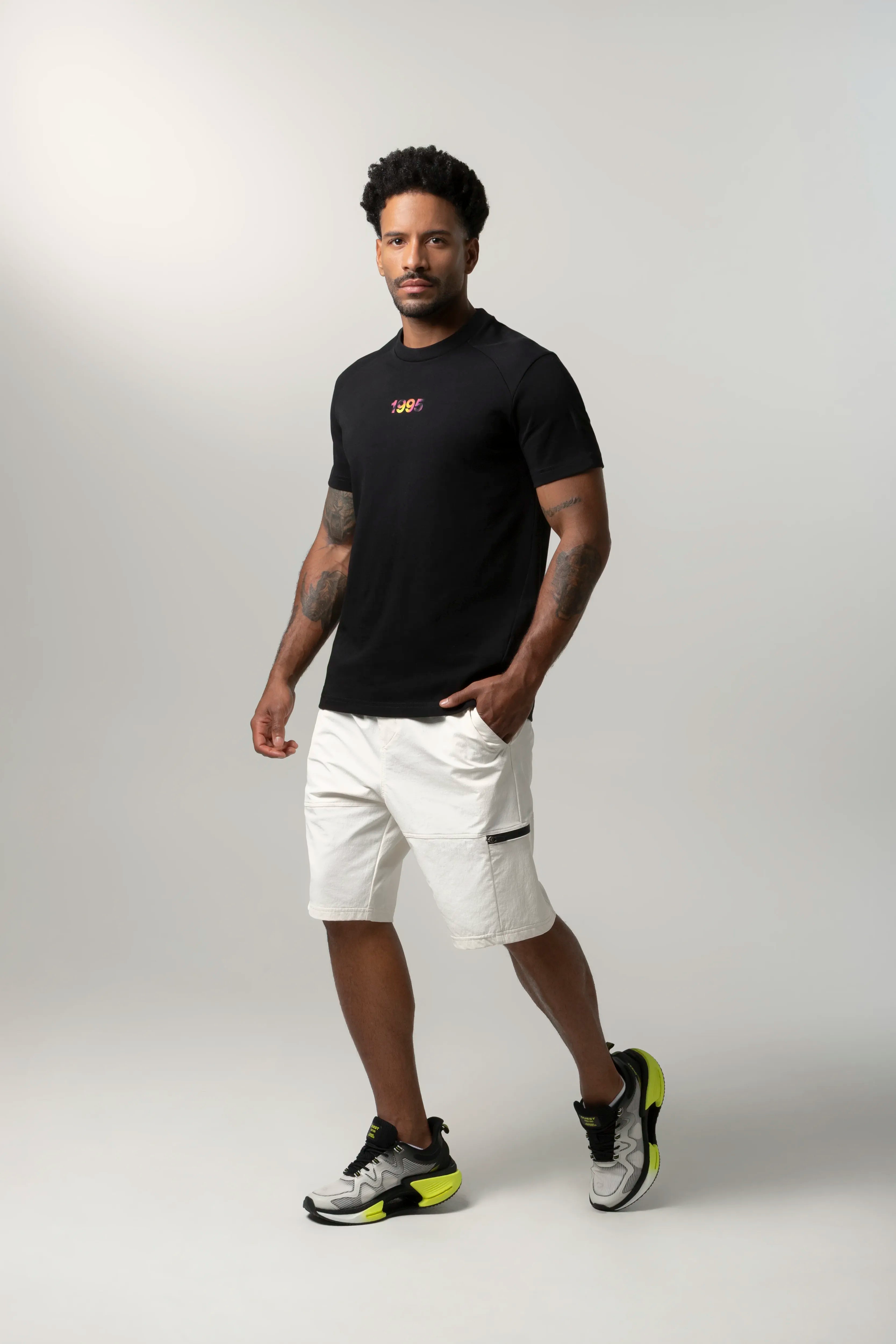 CAMISETA MANGA CORTA COLOR NEGRO