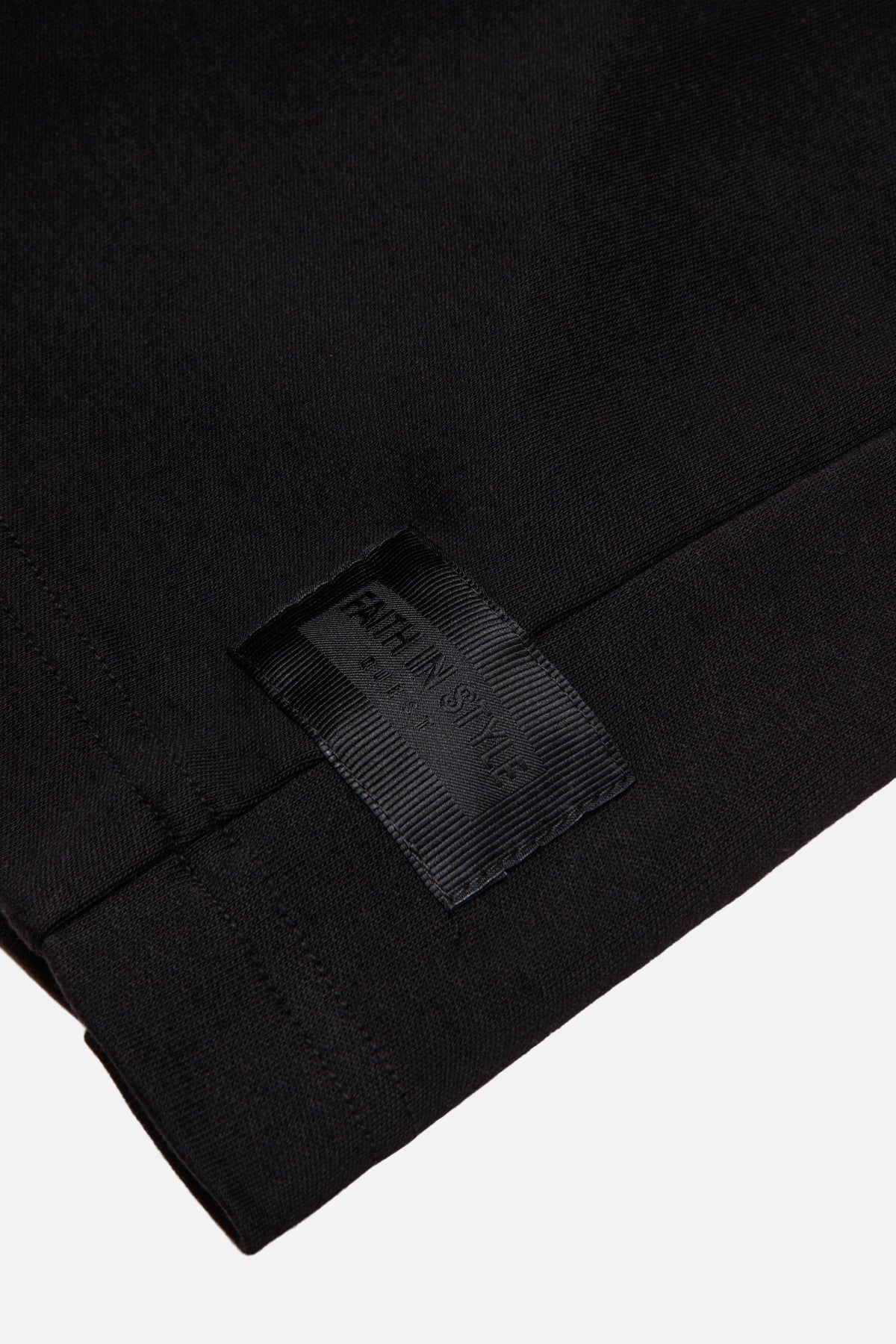 CAMISETA MANGA CORTA COLOR NEGRO