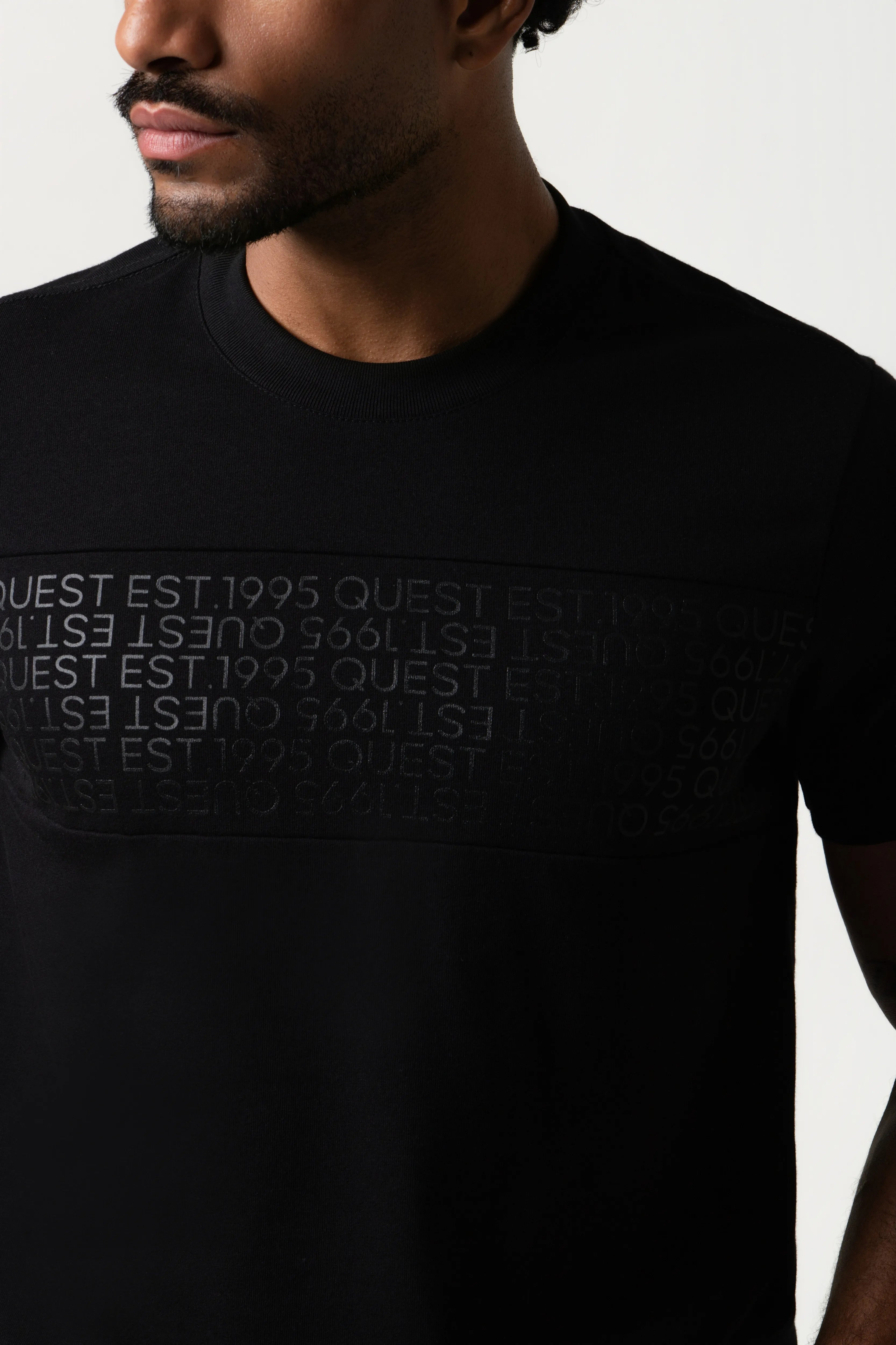 CAMISETA MANGA CORTA COLOR NEGRO