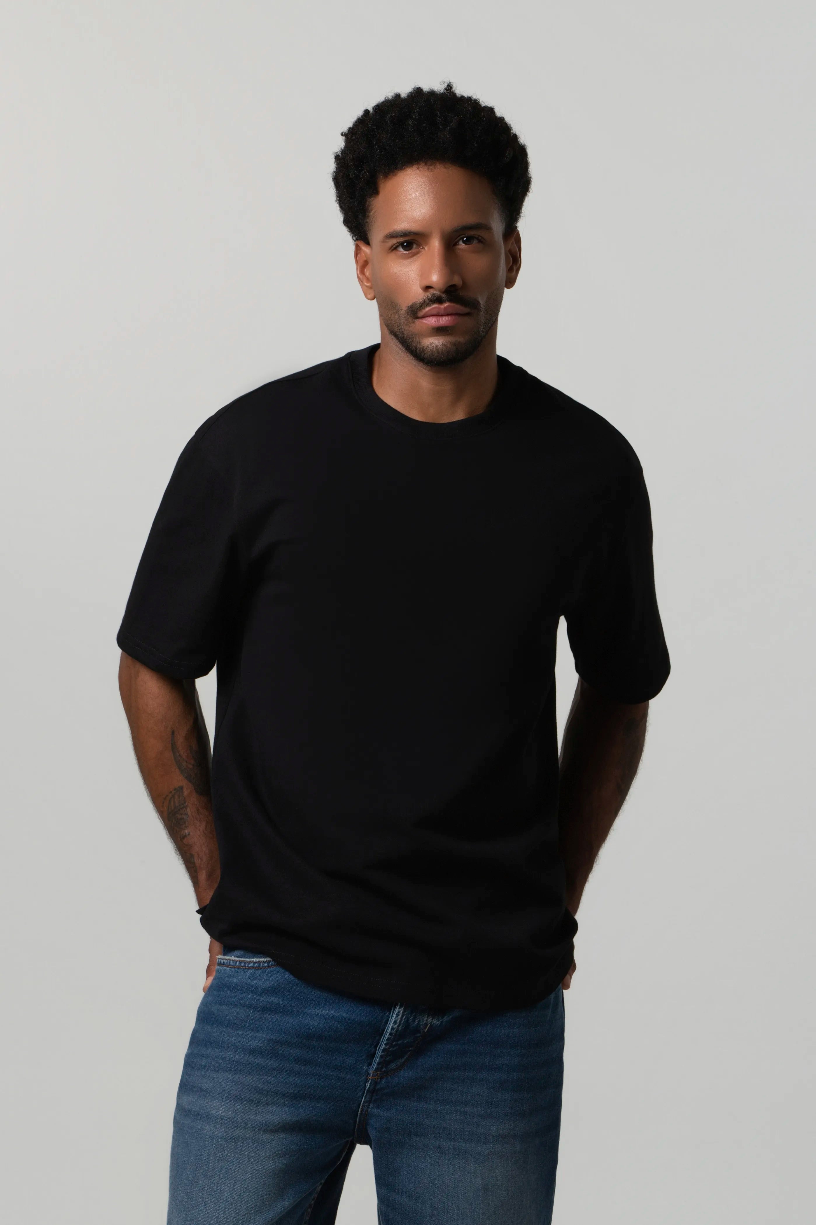 CAMISETA MANGA CORTA COLOR NEGRO