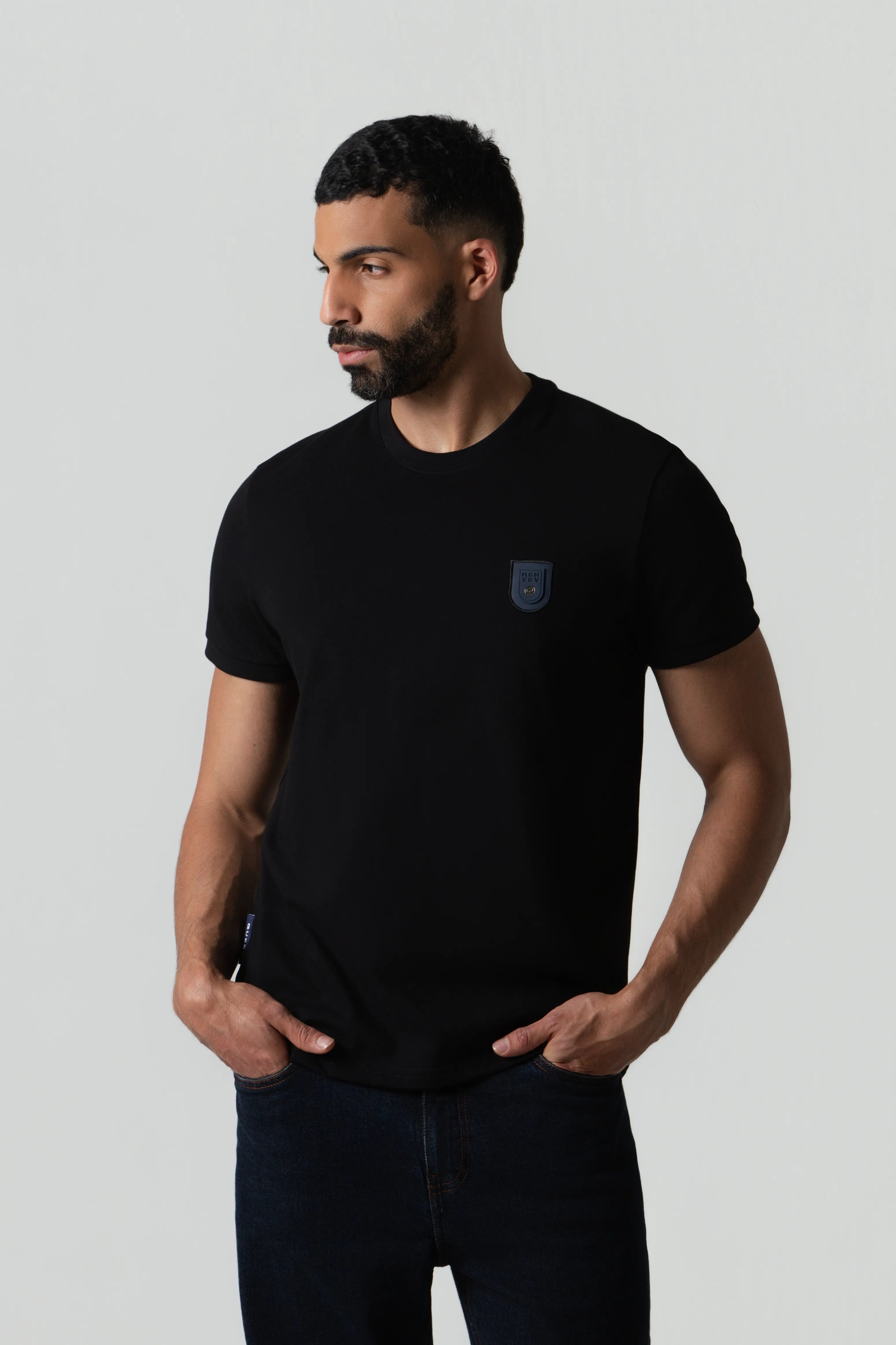 CAMISETA MANGA CORTA COLOR NEGRO