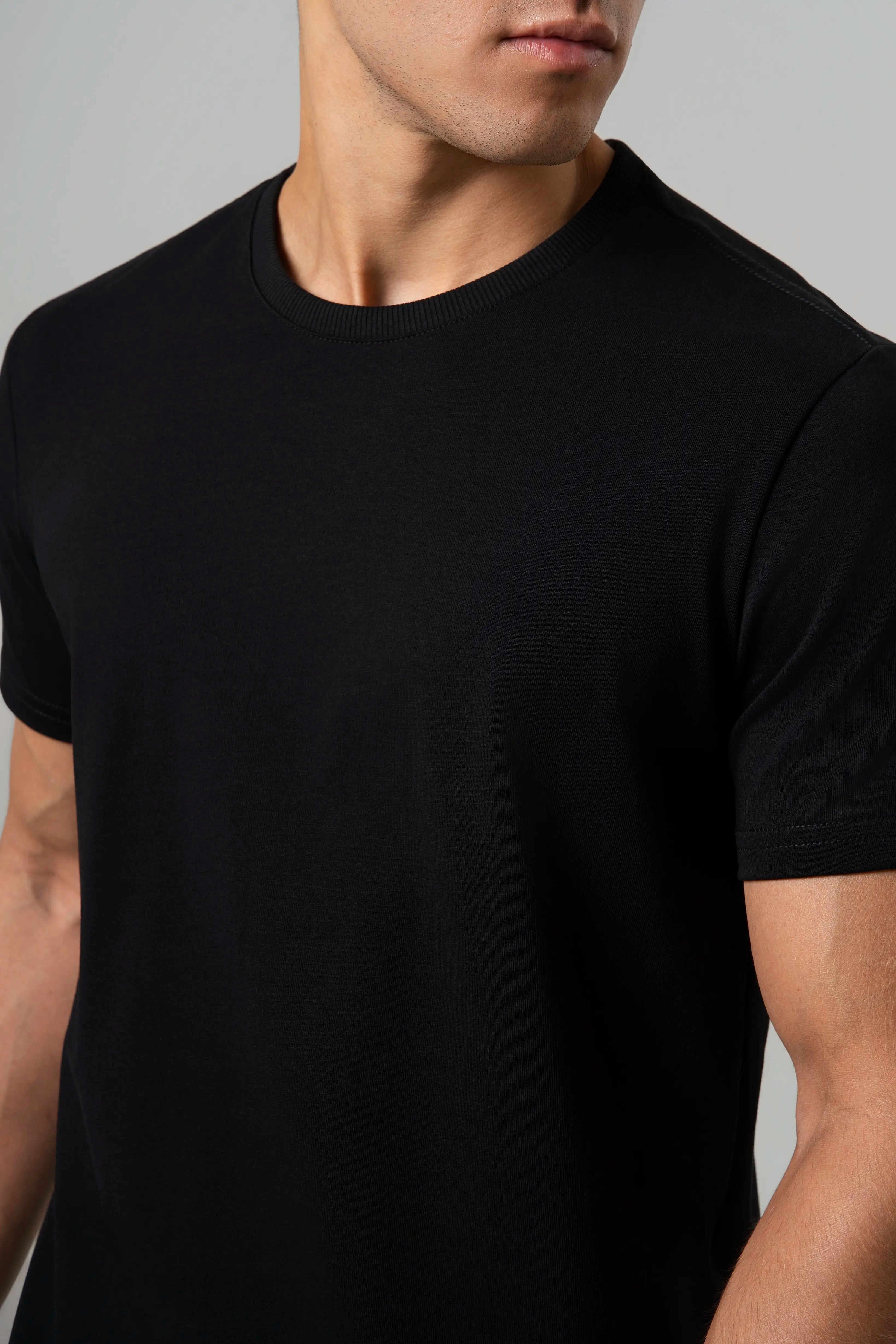 CAMISETA MANGA CORTA COLOR NEGRO