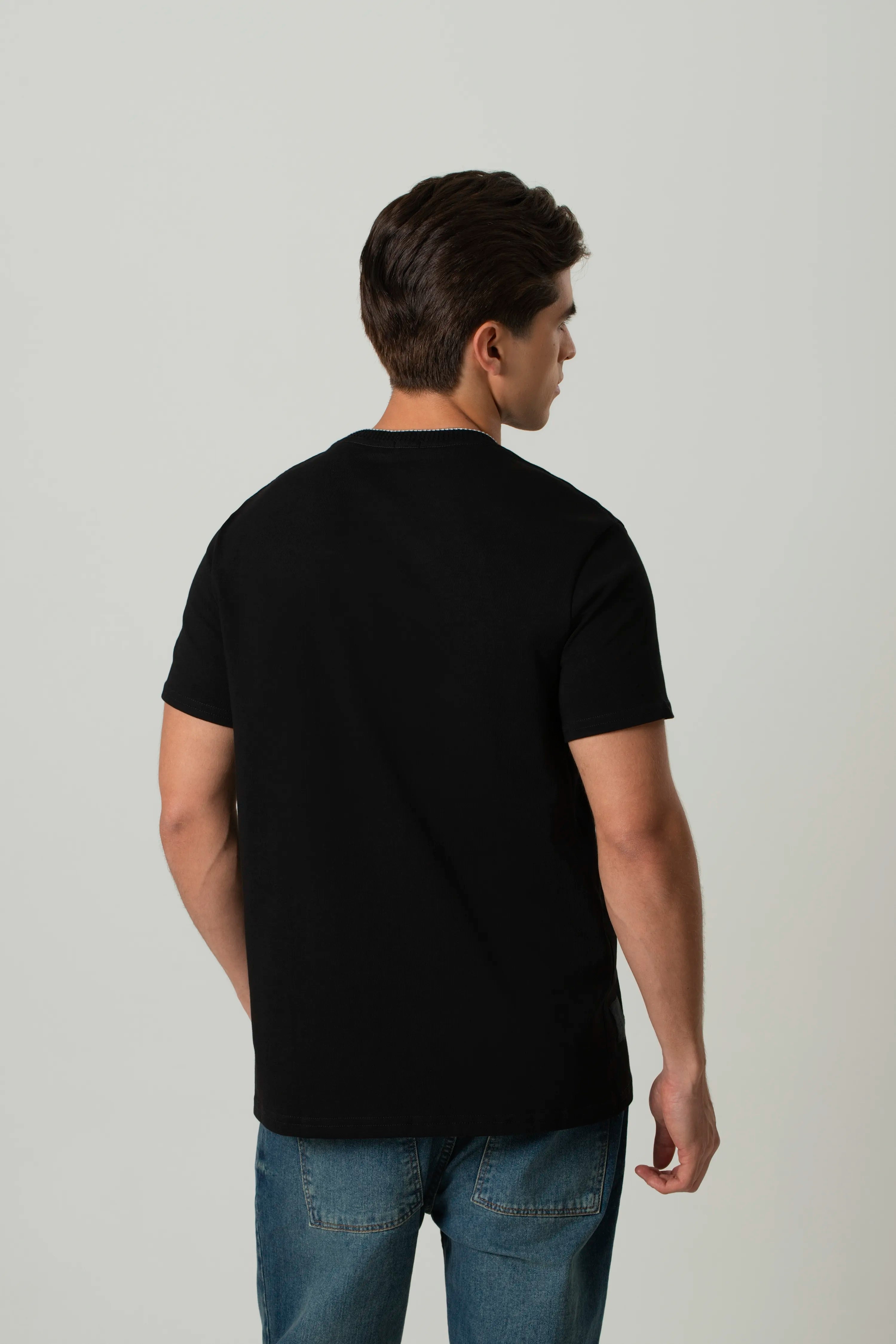 CAMISETA MANGA CORTA COLOR NEGRO