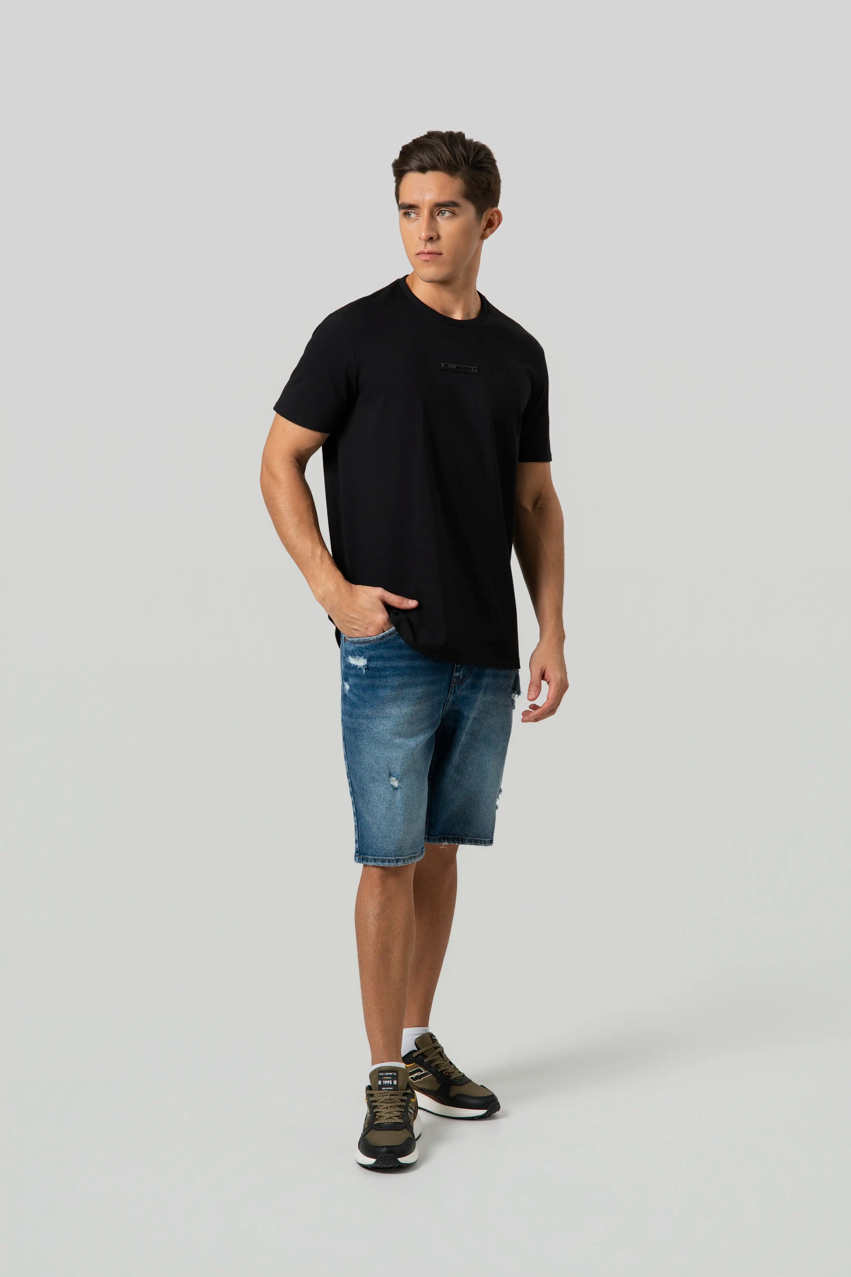 CAMISETA MANGA CORTA COLOR NEGRO
