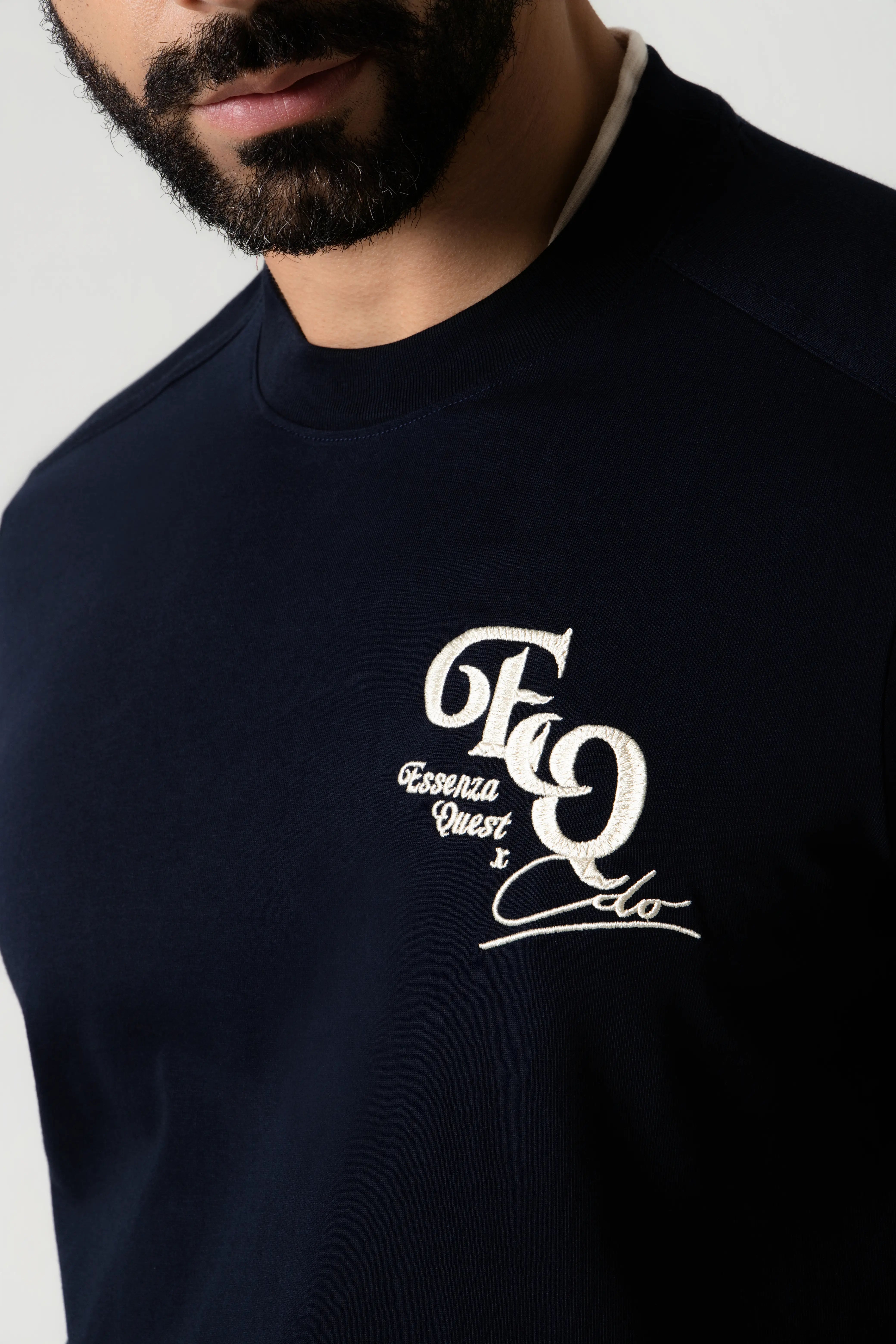 CAMISETA MANGA CORTA COLOR AZUL OSCURO