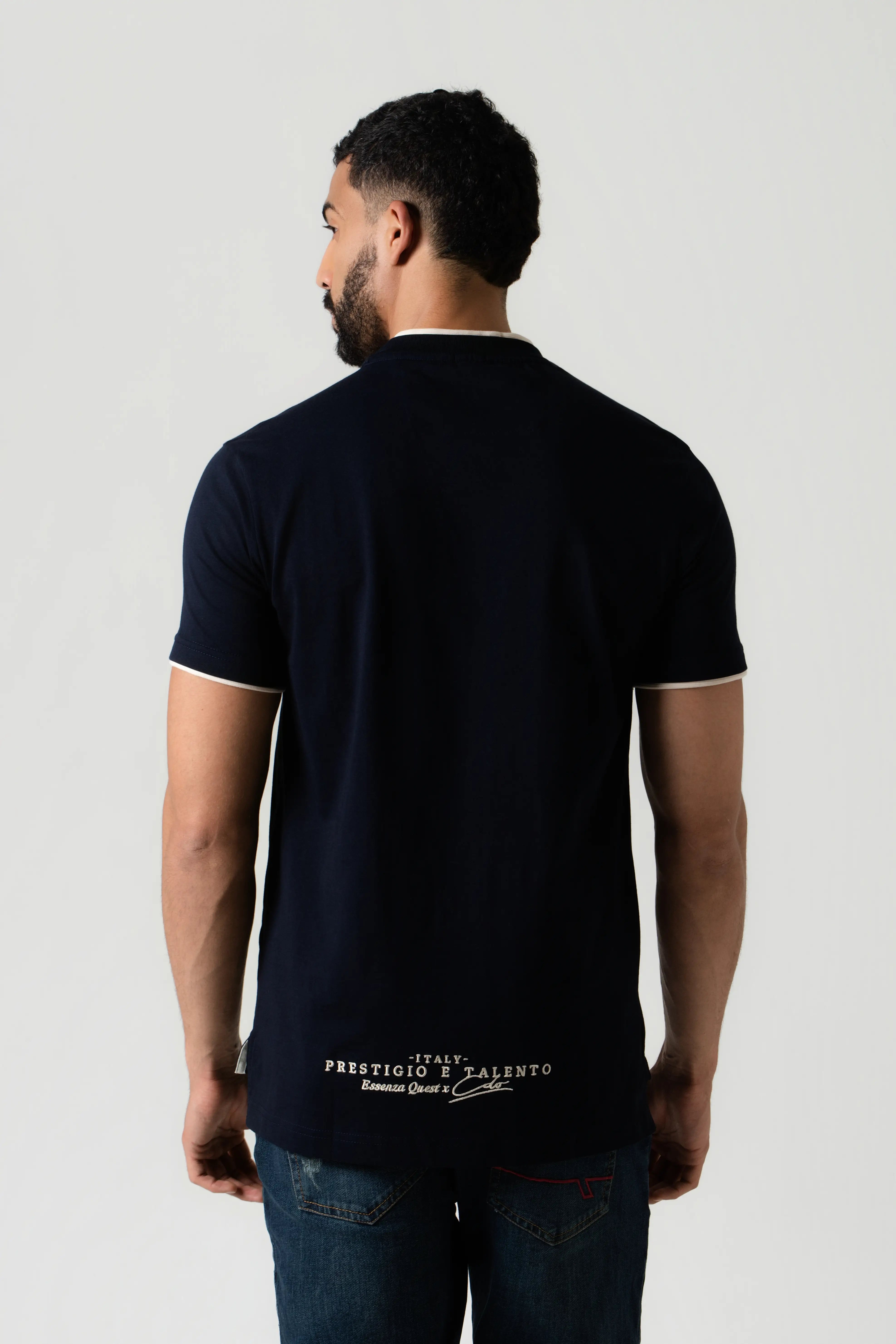 CAMISETA MANGA CORTA COLOR AZUL OSCURO