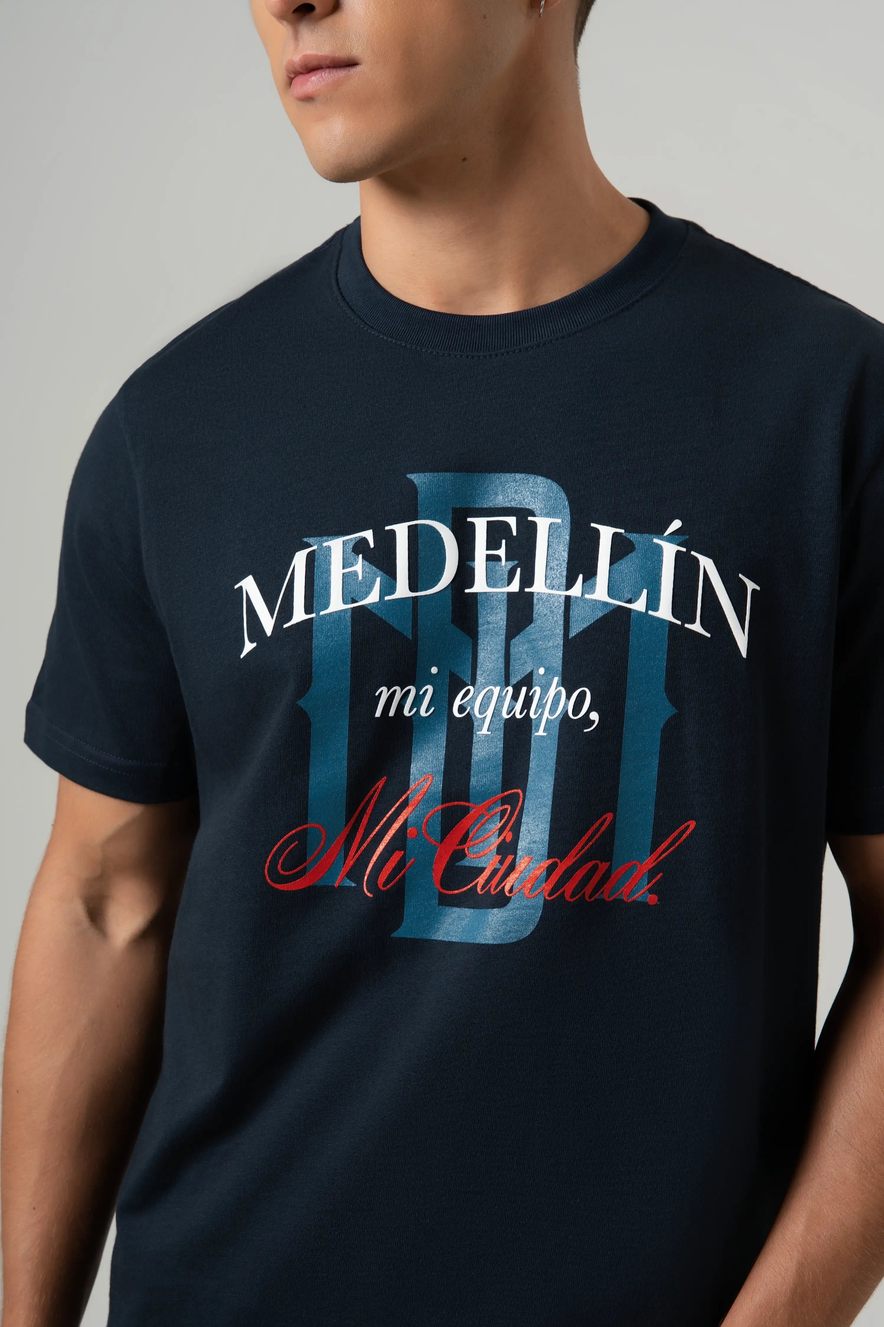 CAMISETA MANGA CORTA COLOR AZUL OSCURO