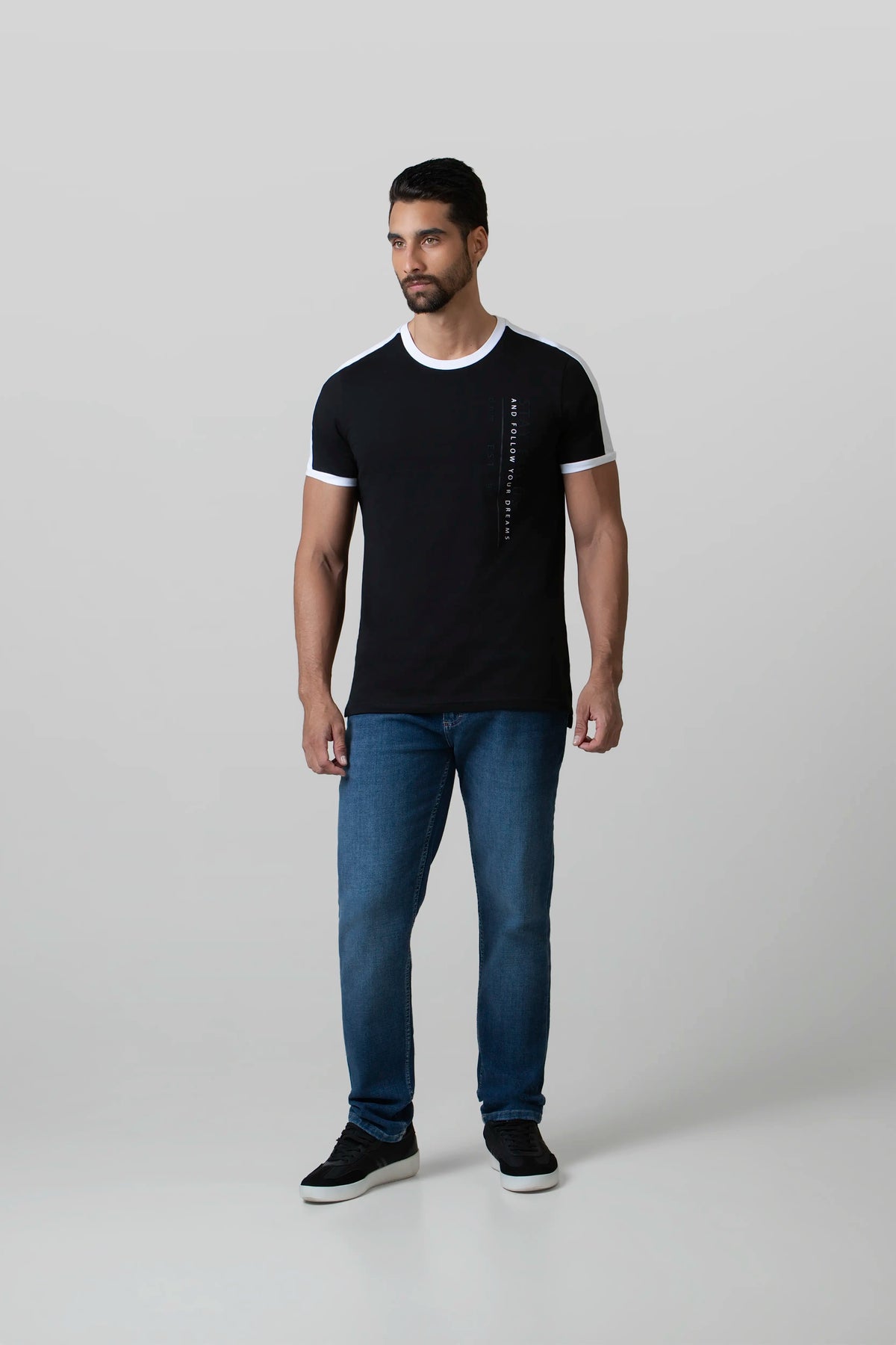 CAMISETA MANGA CORTA COLOR NEGRO