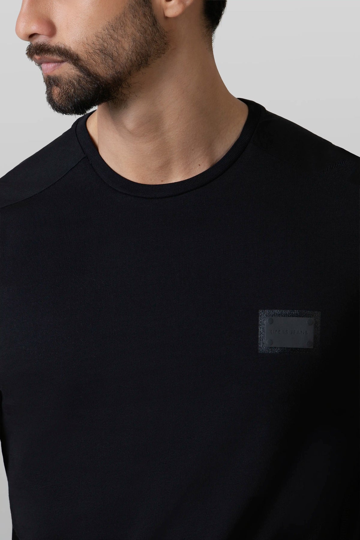 CAMISETA MANGA CORTA COLOR NEGRO