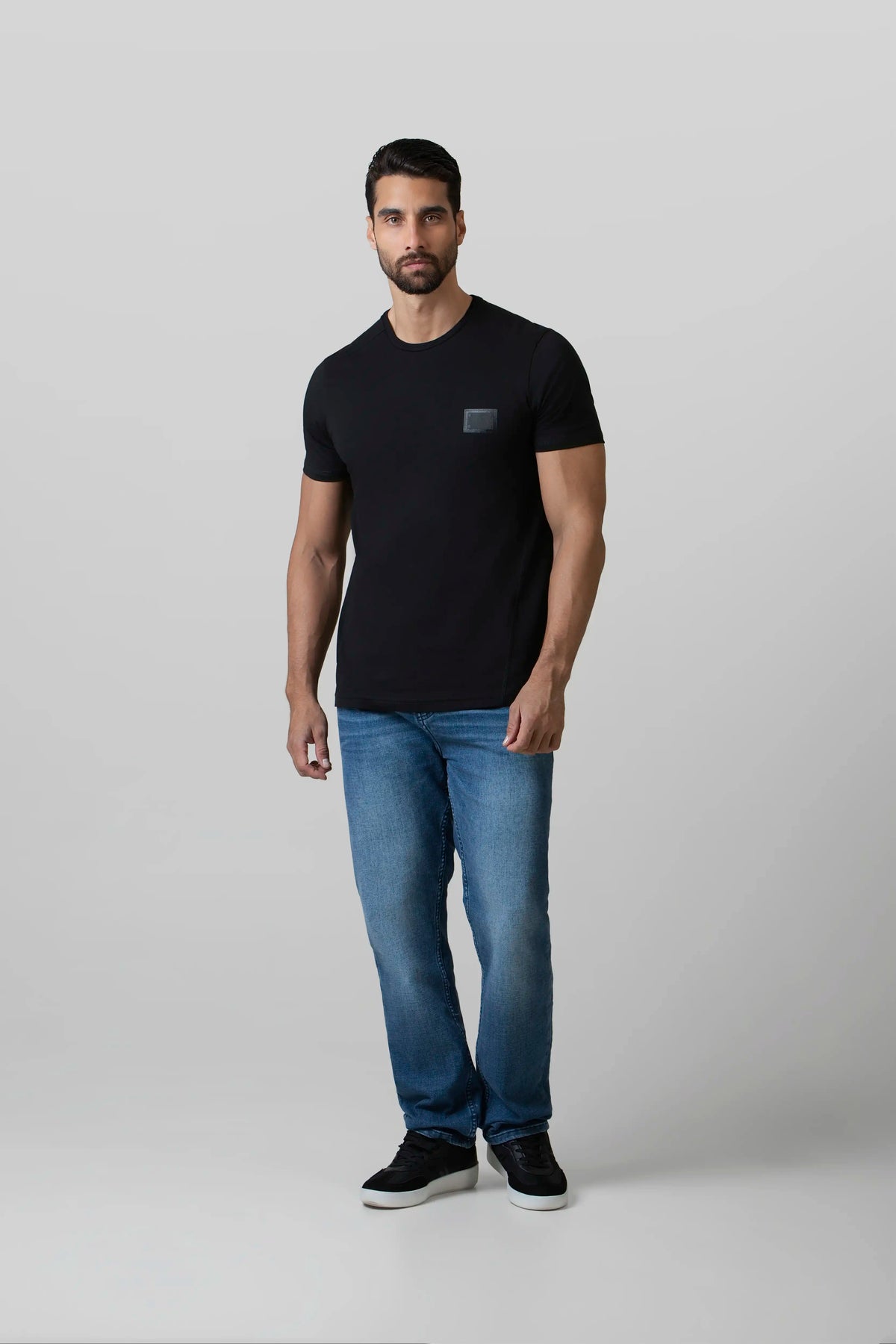 CAMISETA MANGA CORTA COLOR NEGRO