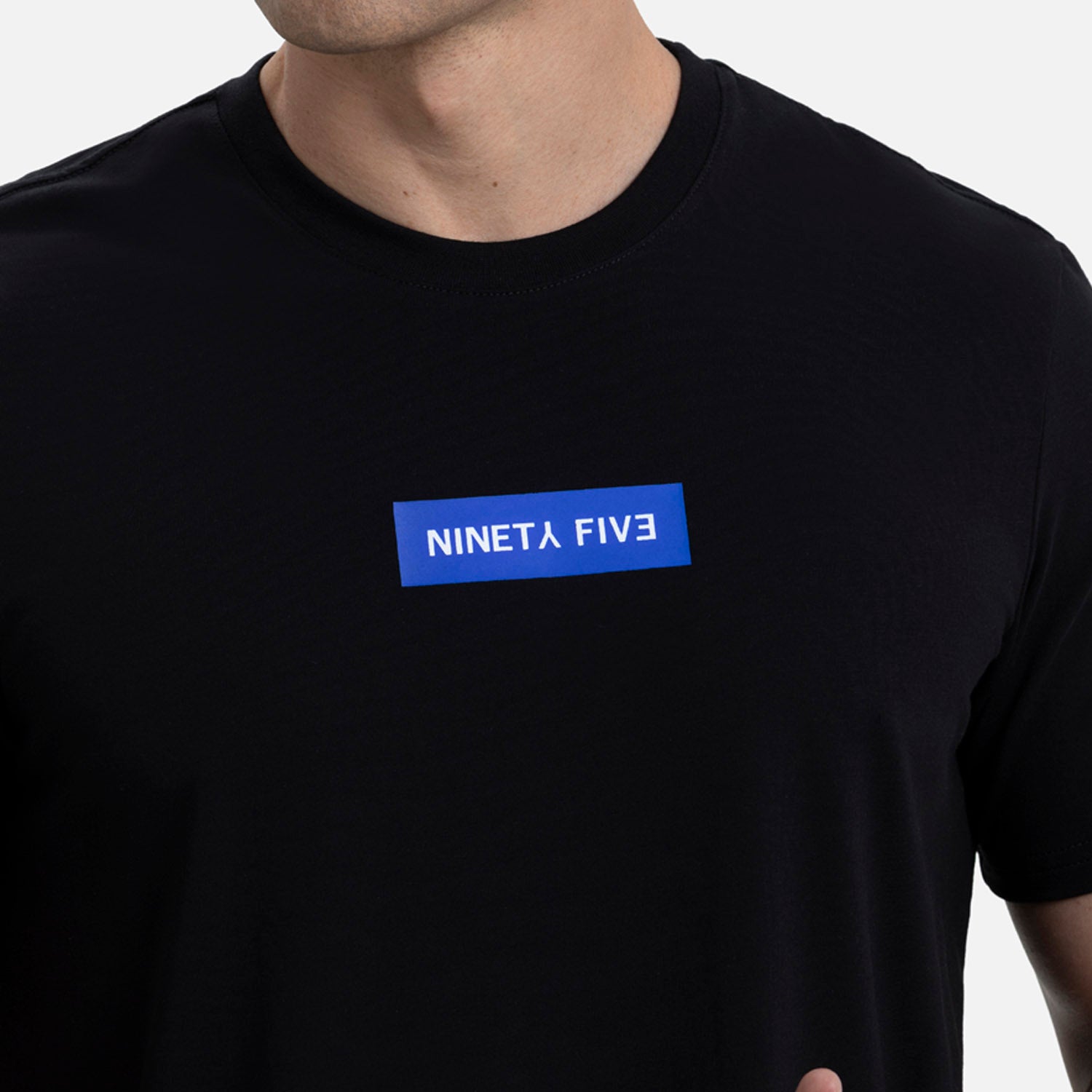 CAMISETA PREMIUM MANGA CORTA COLOR NEGRO