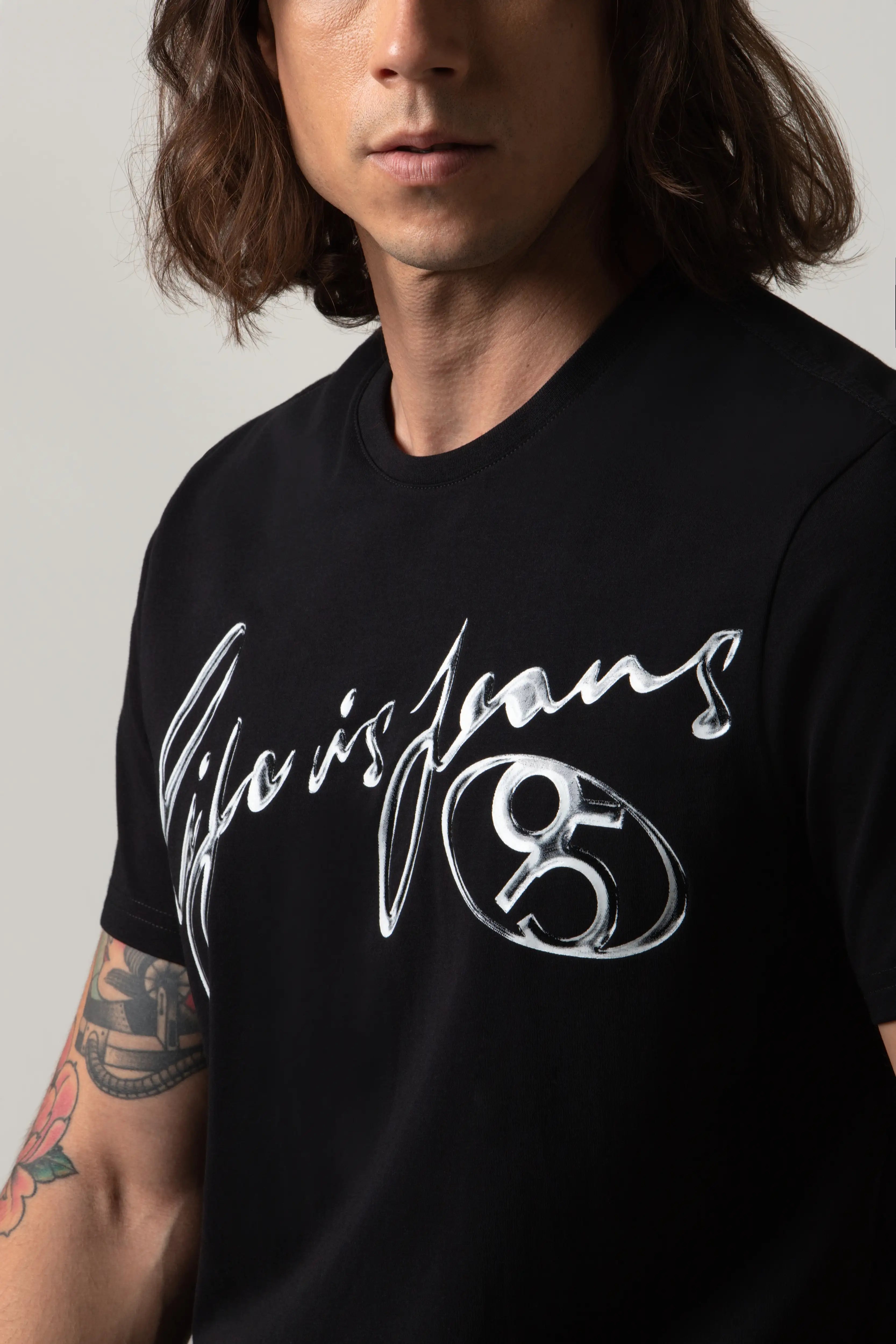 CAMISETA PREMIUM MANGA CORTA COLOR NEGRO