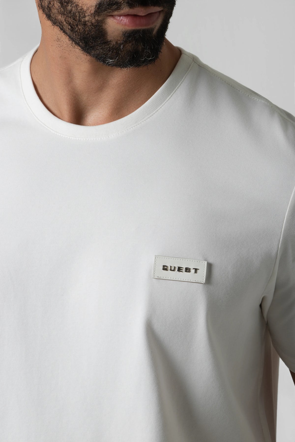 CAMISETA PREMIUM MANGA CORTA COLOR IVORY – Quest Colombia