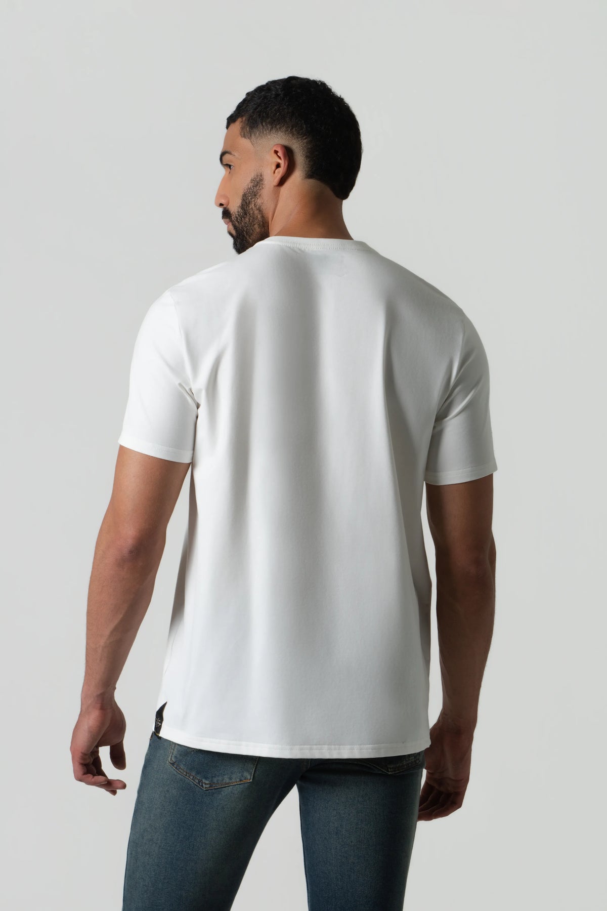 CAMISETA PREMIUM MANGA CORTA COLOR IVORY – Quest Colombia