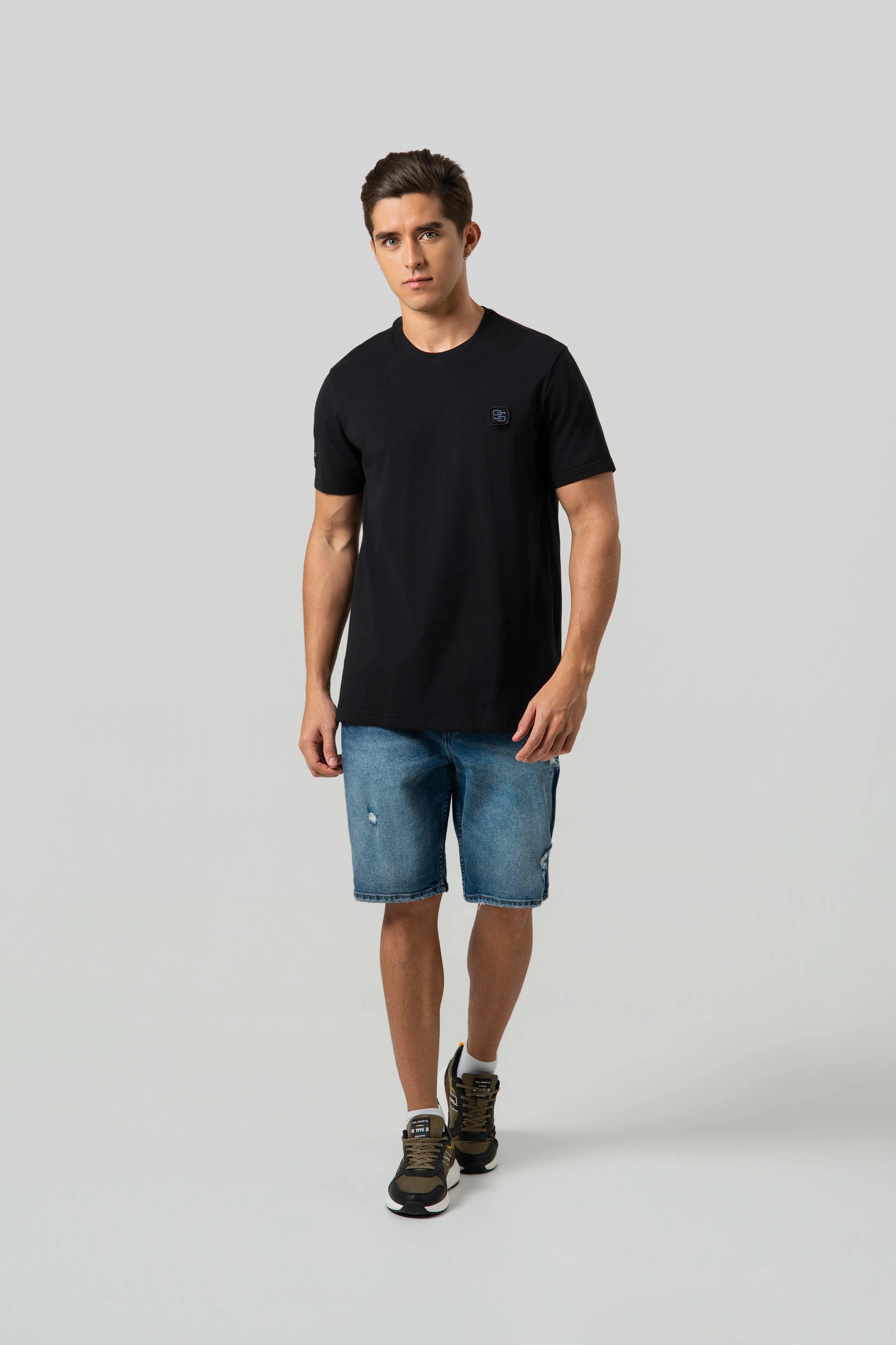 CAMISETA PREMIUM MANGA CORTA COLOR NEGRO