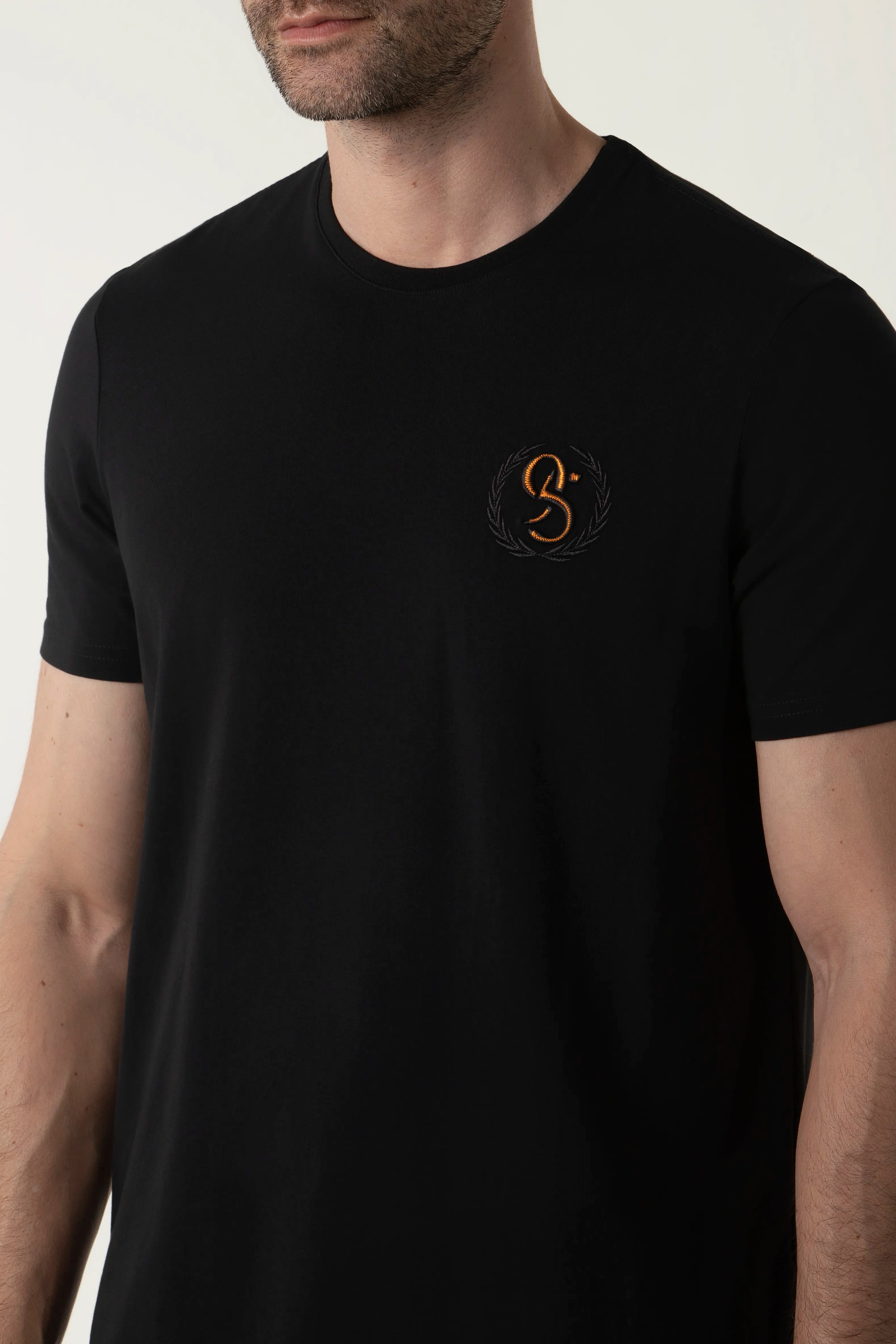 CAMISETA PREMIUM MANGA CORTA COLOR NEGRO
